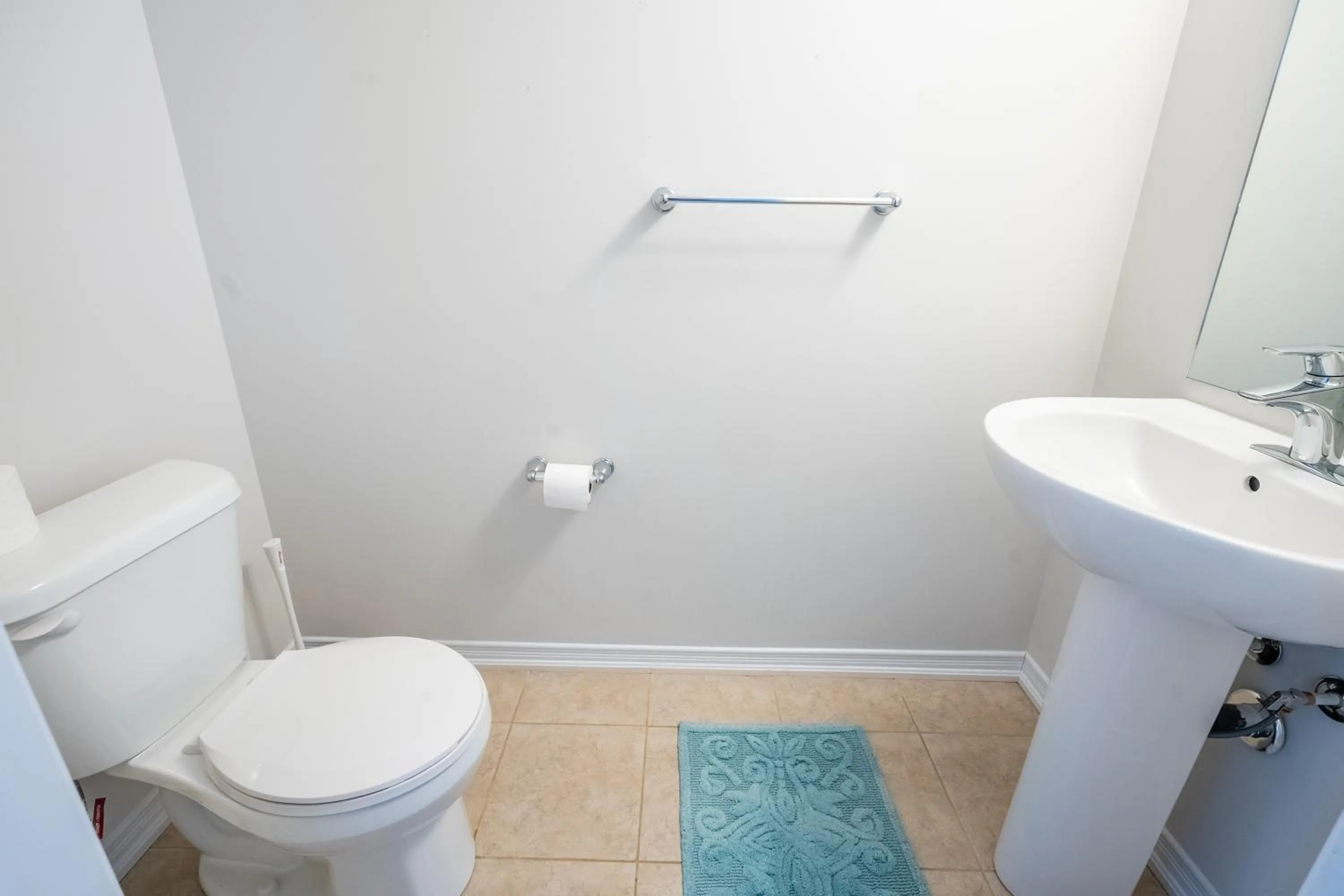 Bathroom in GlobalStay 3 Bedroom Townhouse Near Niagara Falls Brock University