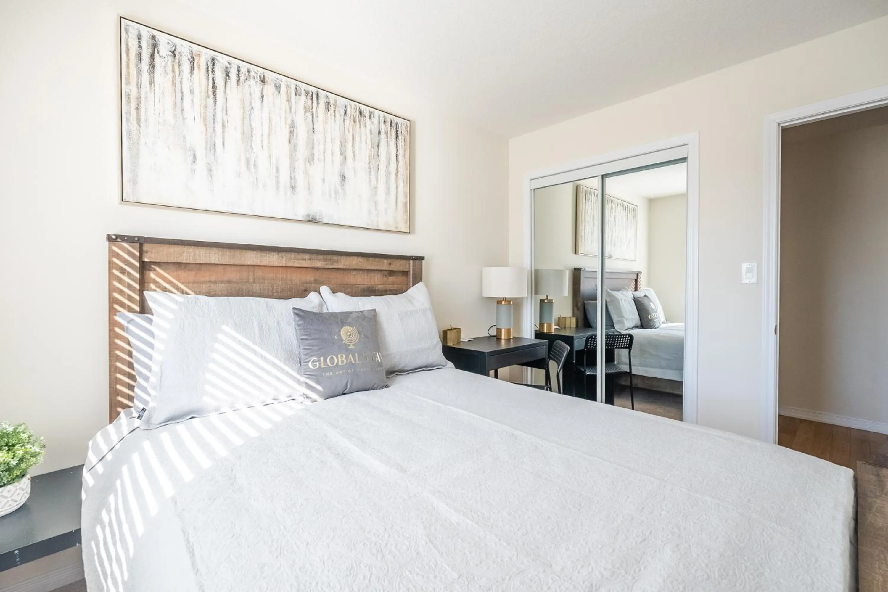 Bedroom, Bed in GlobalStay 3 Bedroom Townhouse Near Niagara Falls Brock University