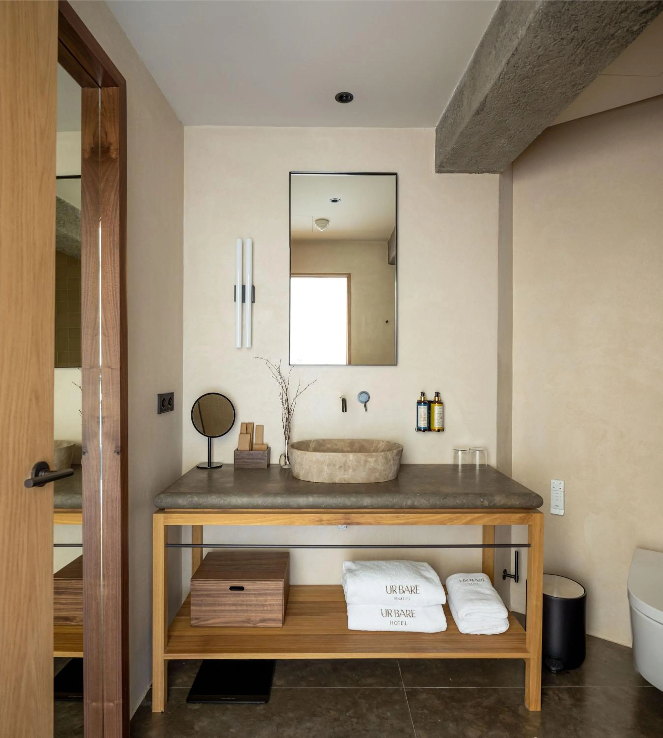 Bathroom, Bed in Hotel Ur Bare