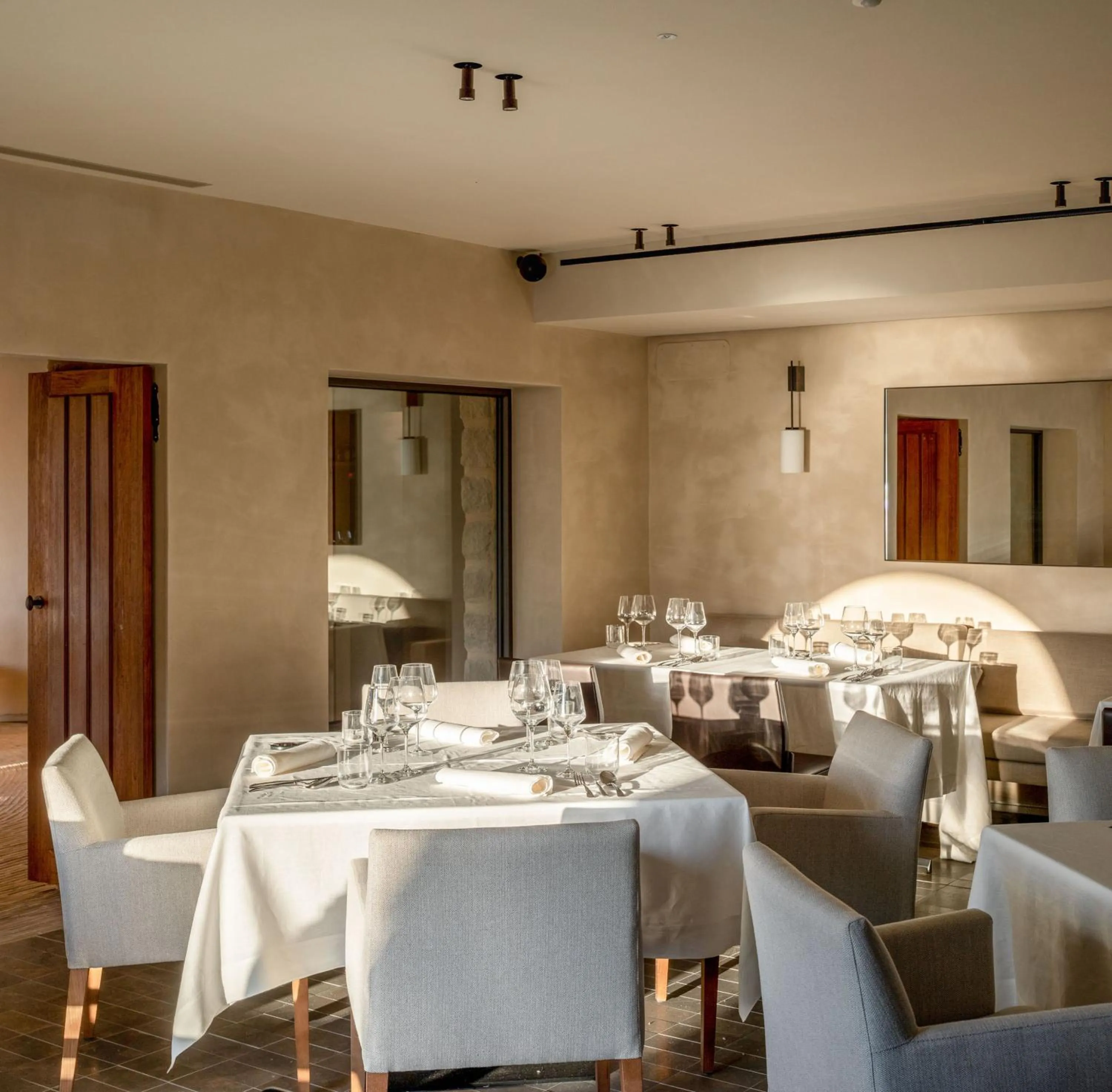 Restaurant/places to eat in Hotel Ur Bare