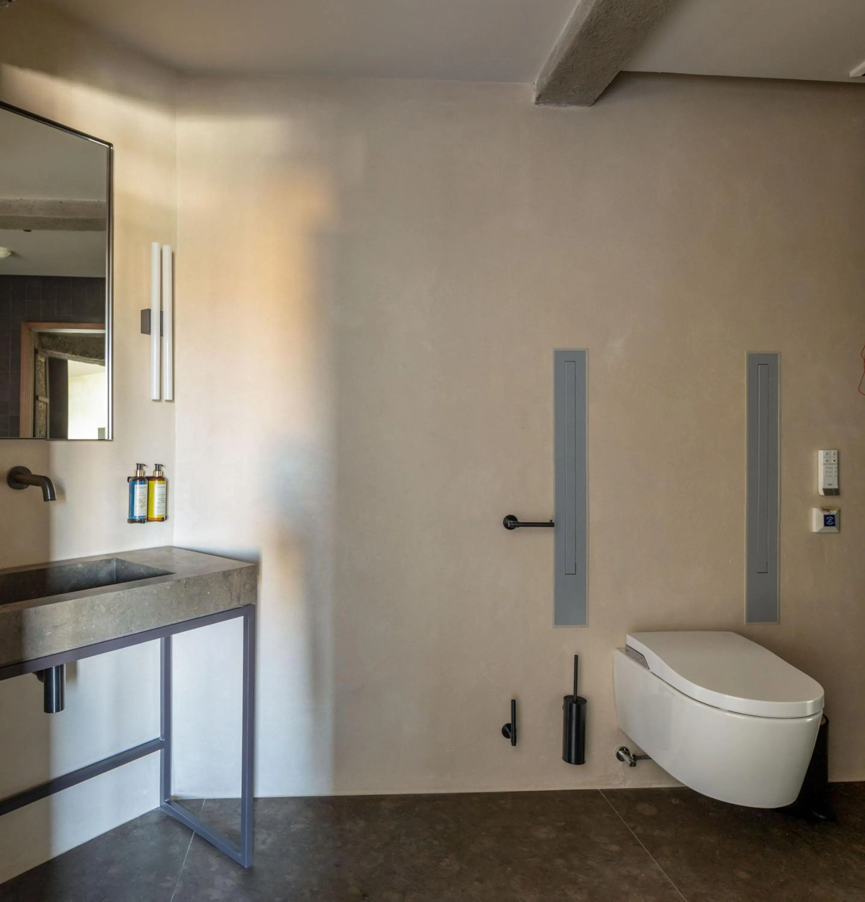 Toilet in Hotel Ur Bare