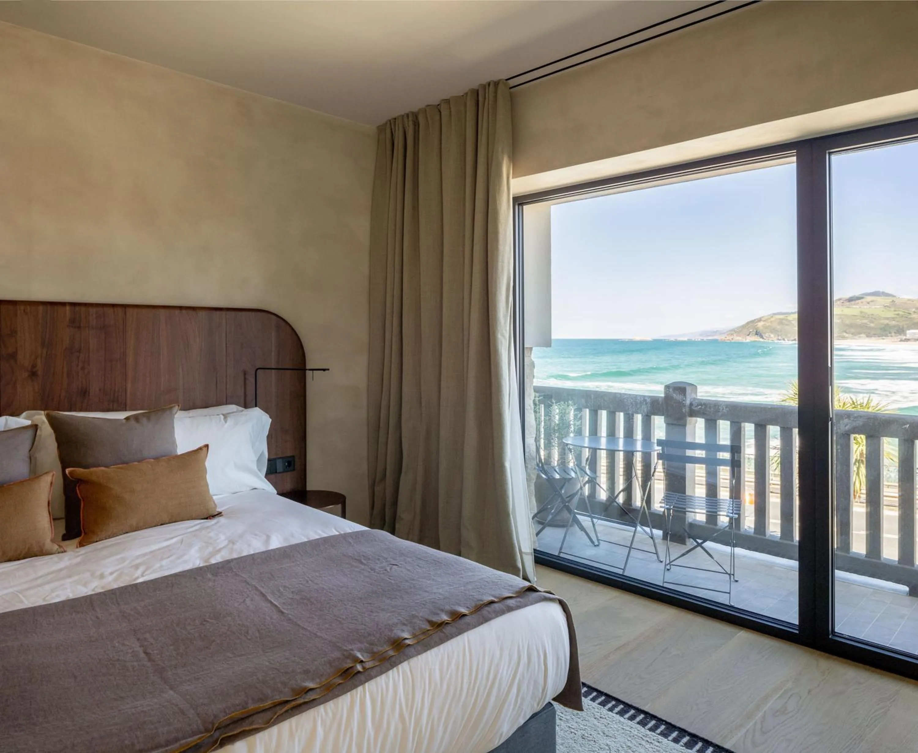 Balcony/Terrace, Bed in Hotel Ur Bare