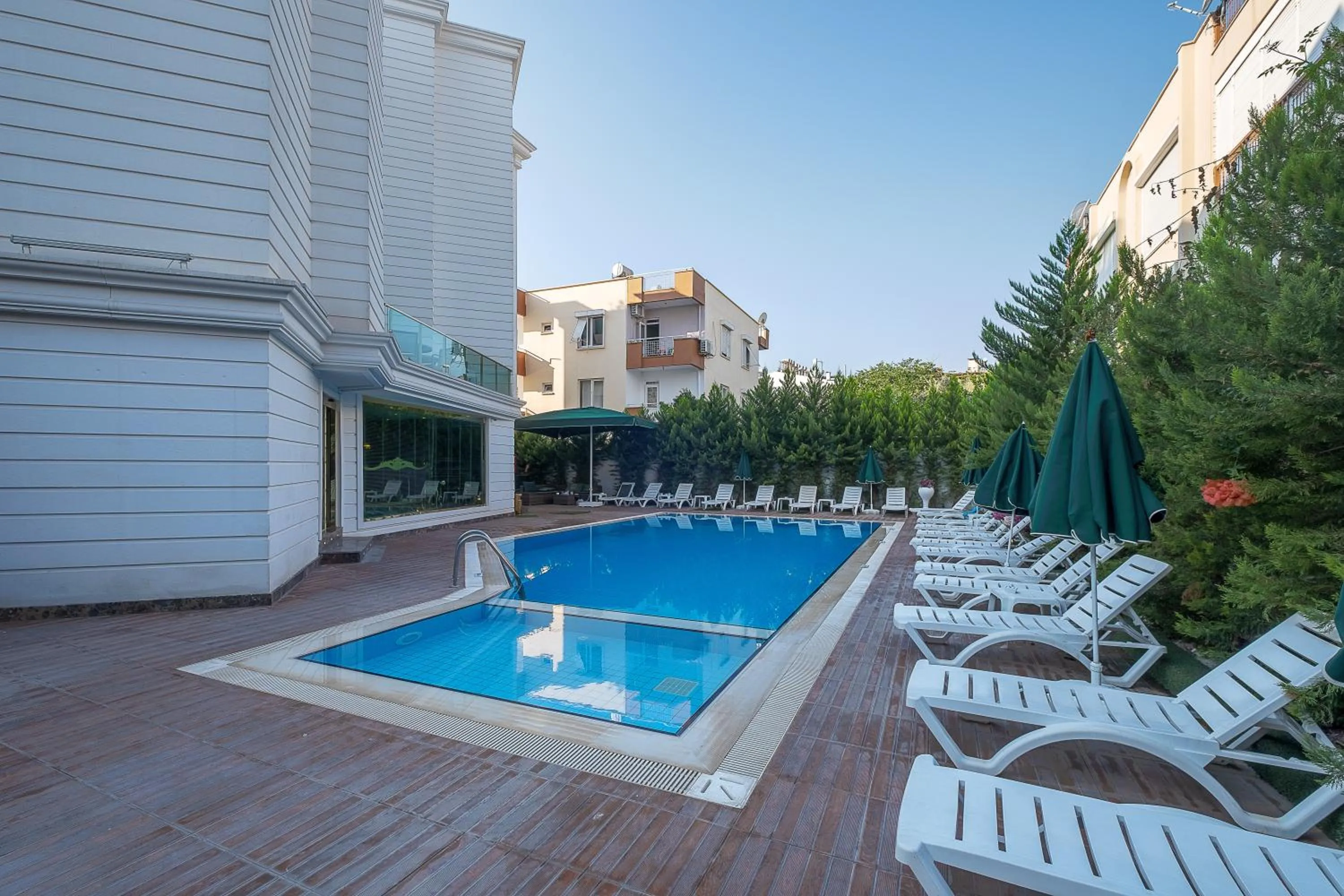 Swimming pool in HOTEL S WHITE