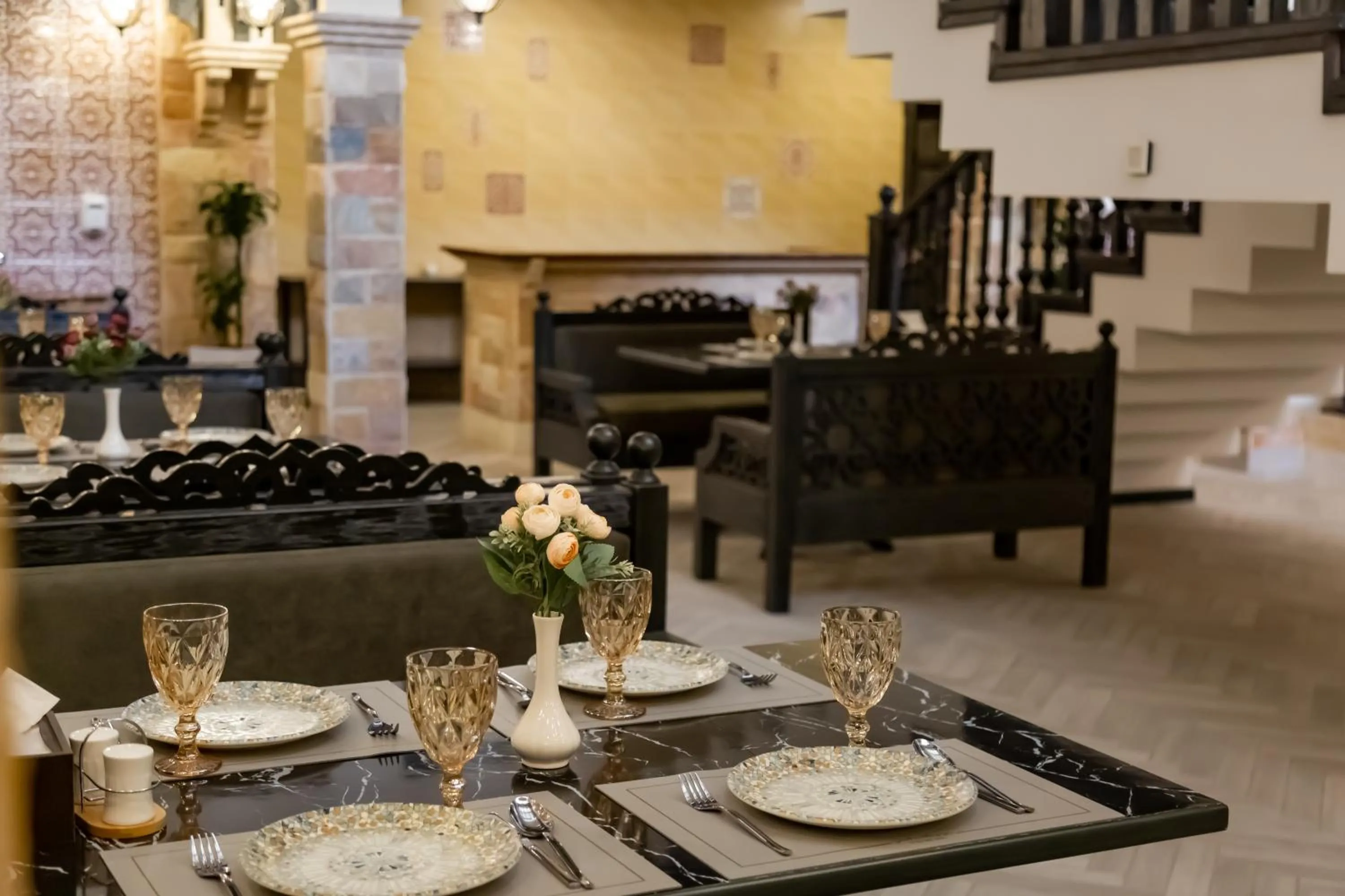 Restaurant/places to eat in Rasoda Hotel&Restaurant