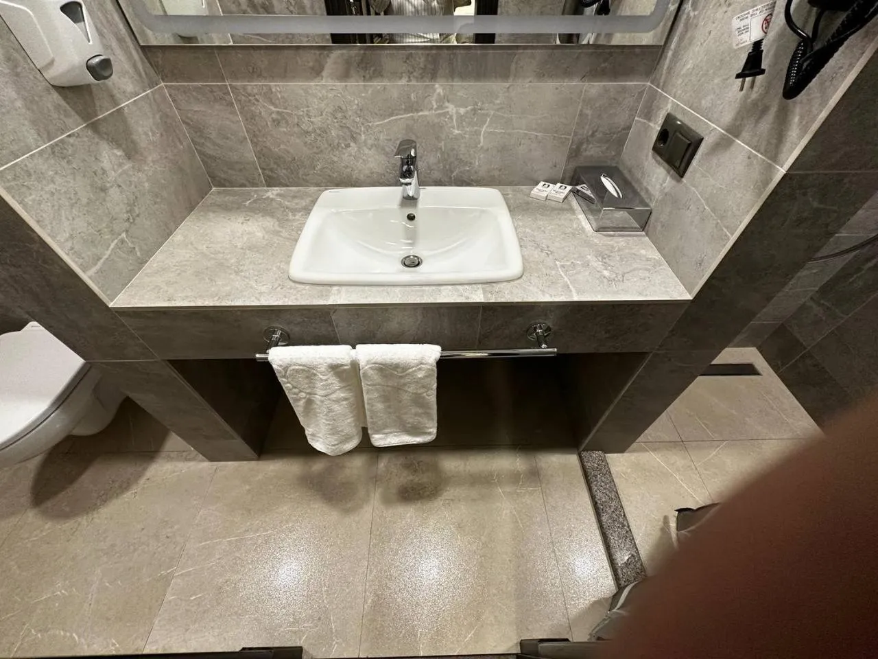 Shower in Rasoda Hotel&Restaurant