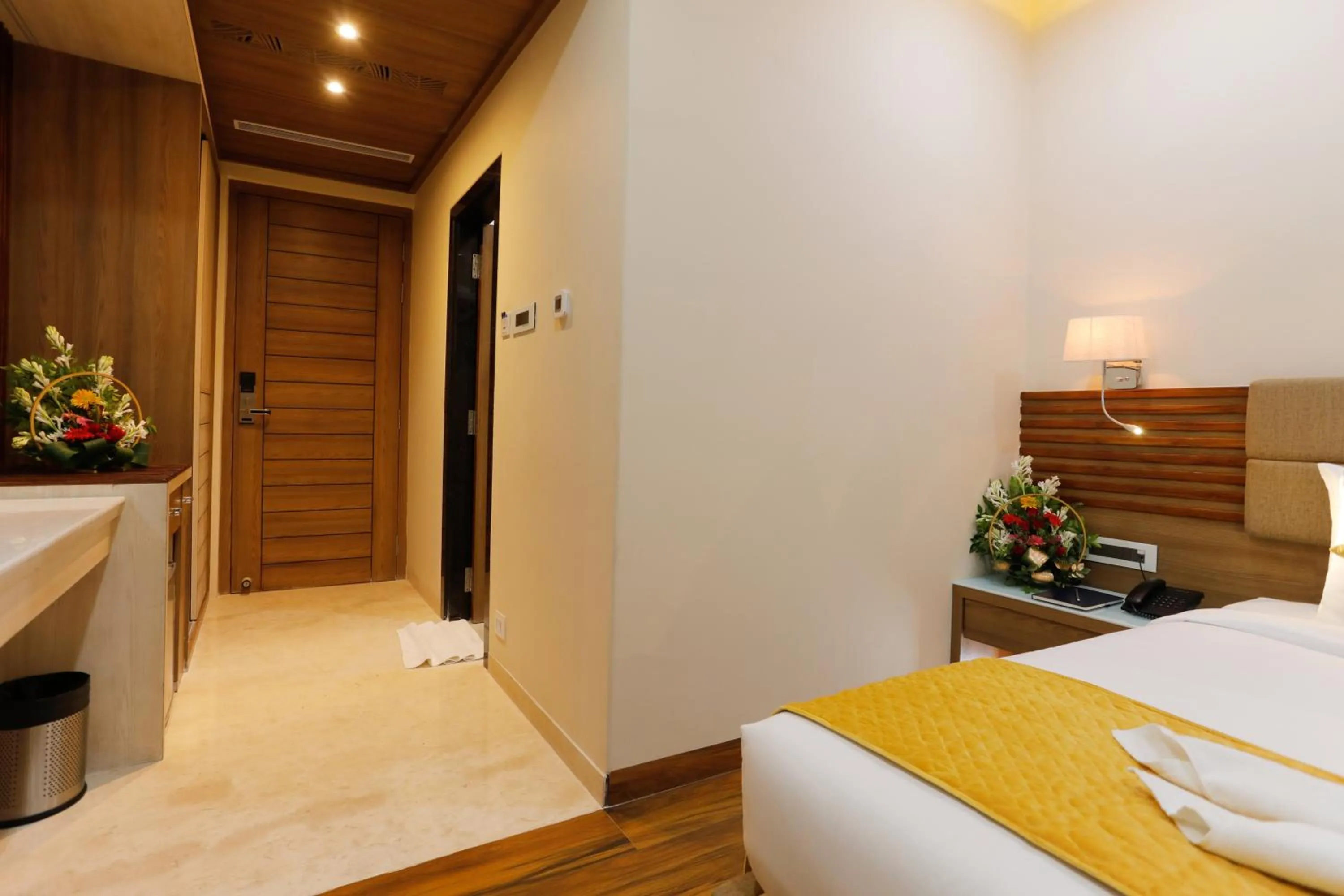 Guests, Bed in Hotel Dolphin Grand