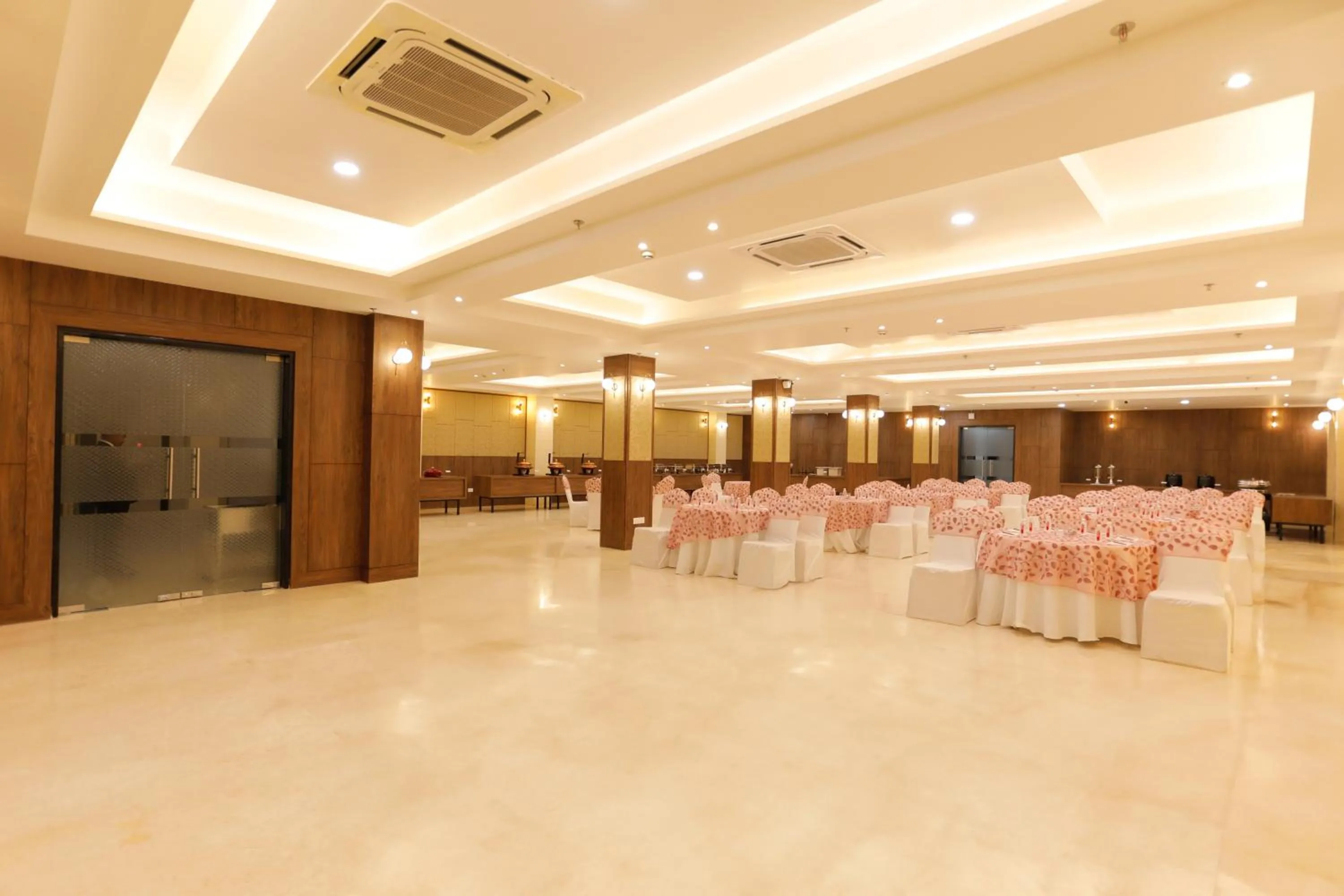 Banquet/Function facilities in Hotel Dolphin Grand