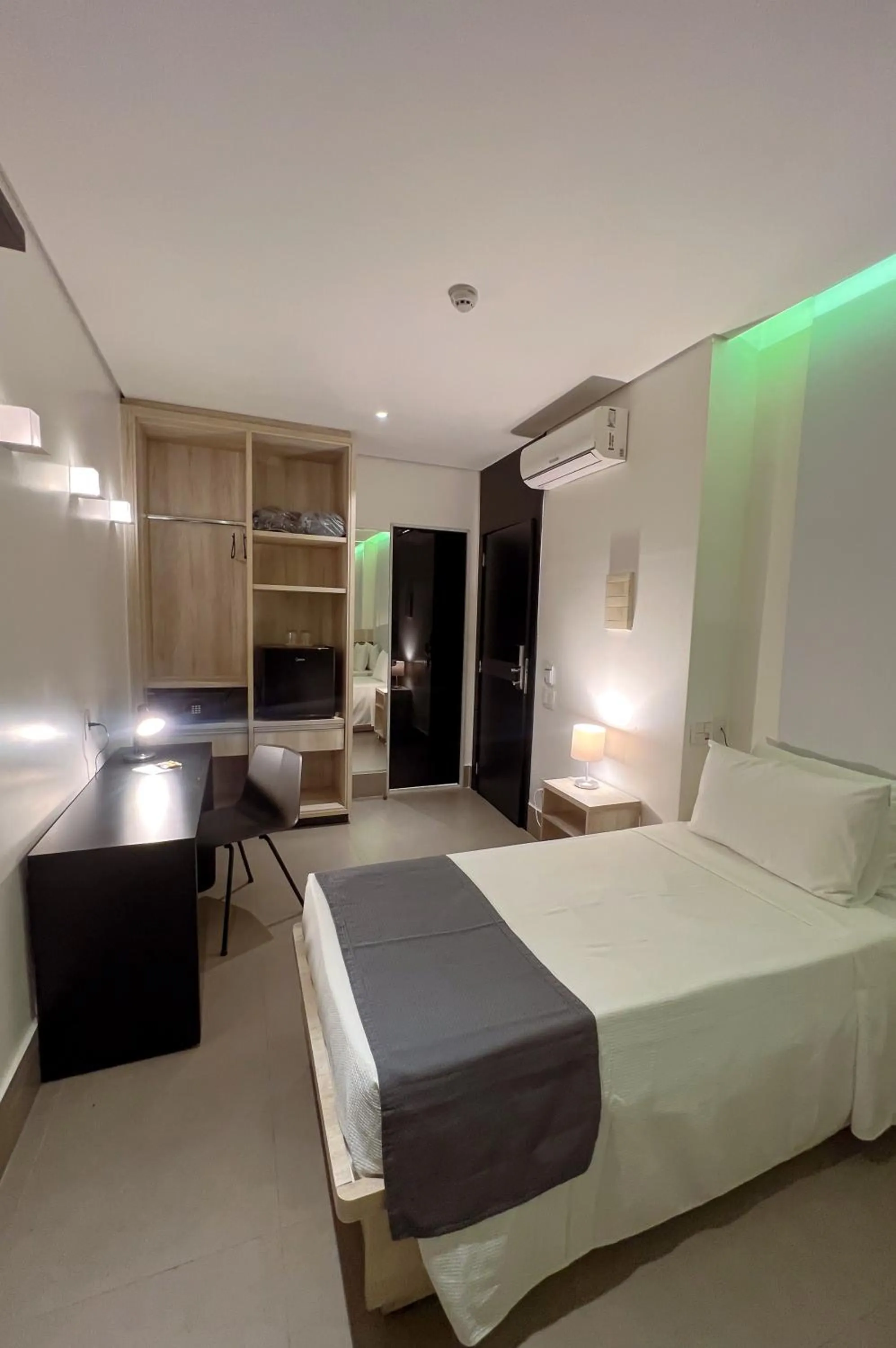 Bed in Hotel Black Inn Flamboyant