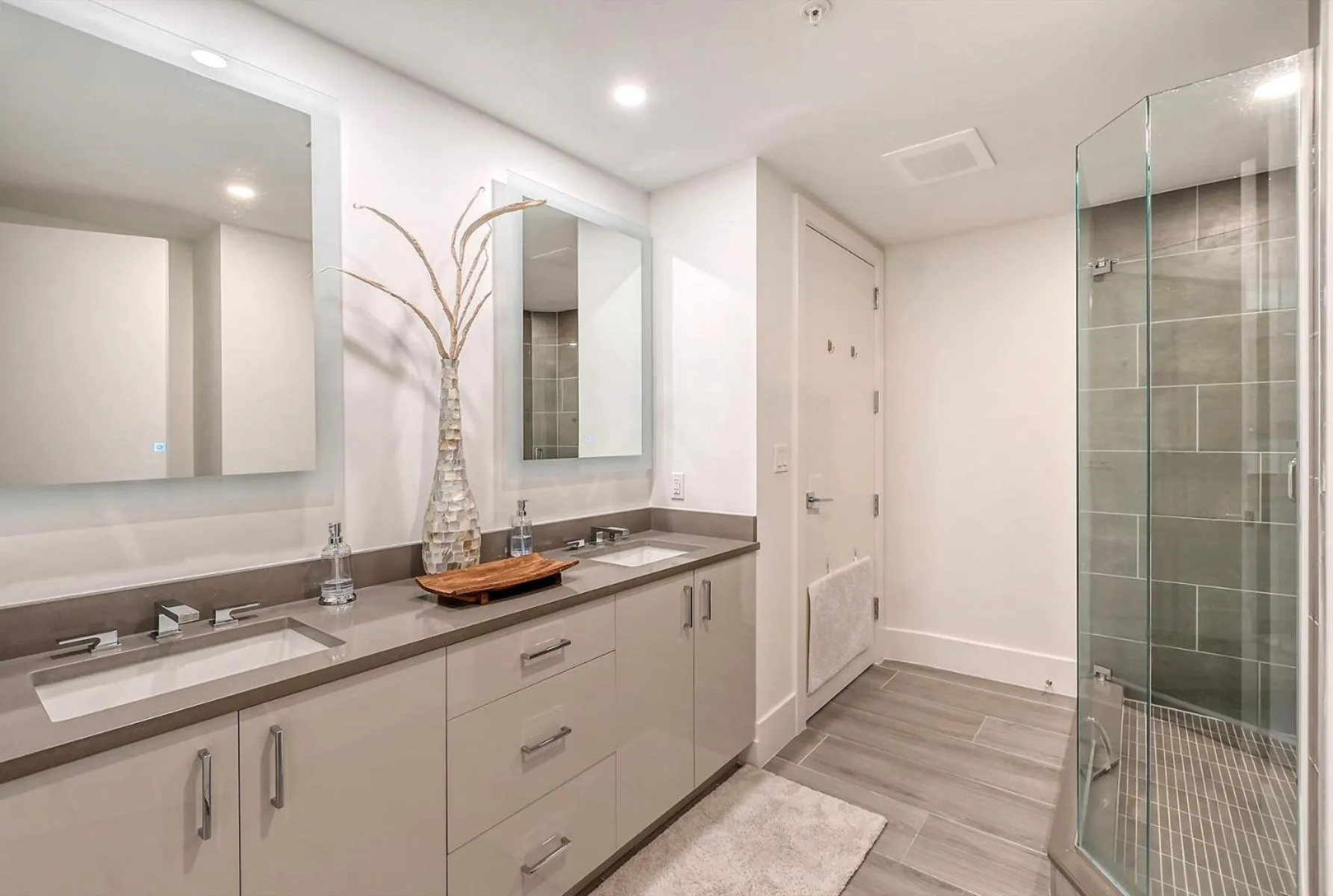 Shower in Ten35 Seaside Rentals