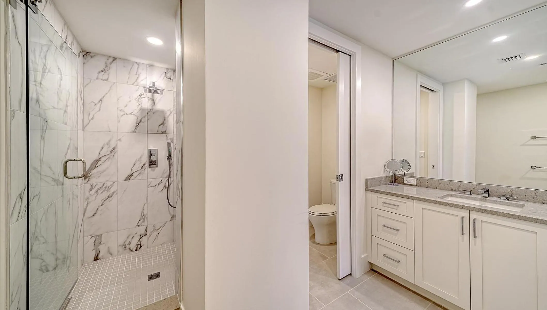 Shower in Ten35 Seaside Rentals