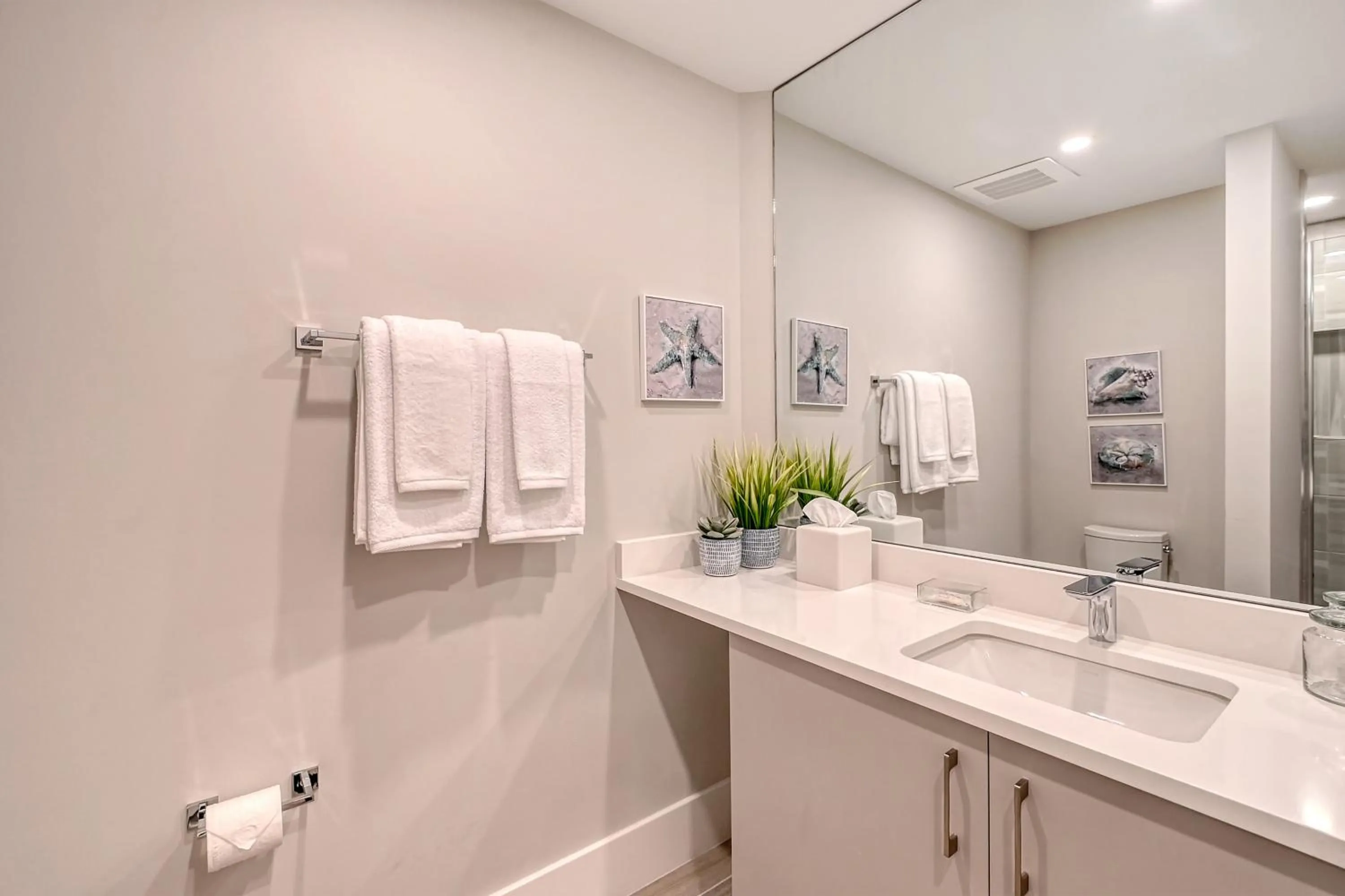 Shower in Ten35 Seaside Rentals