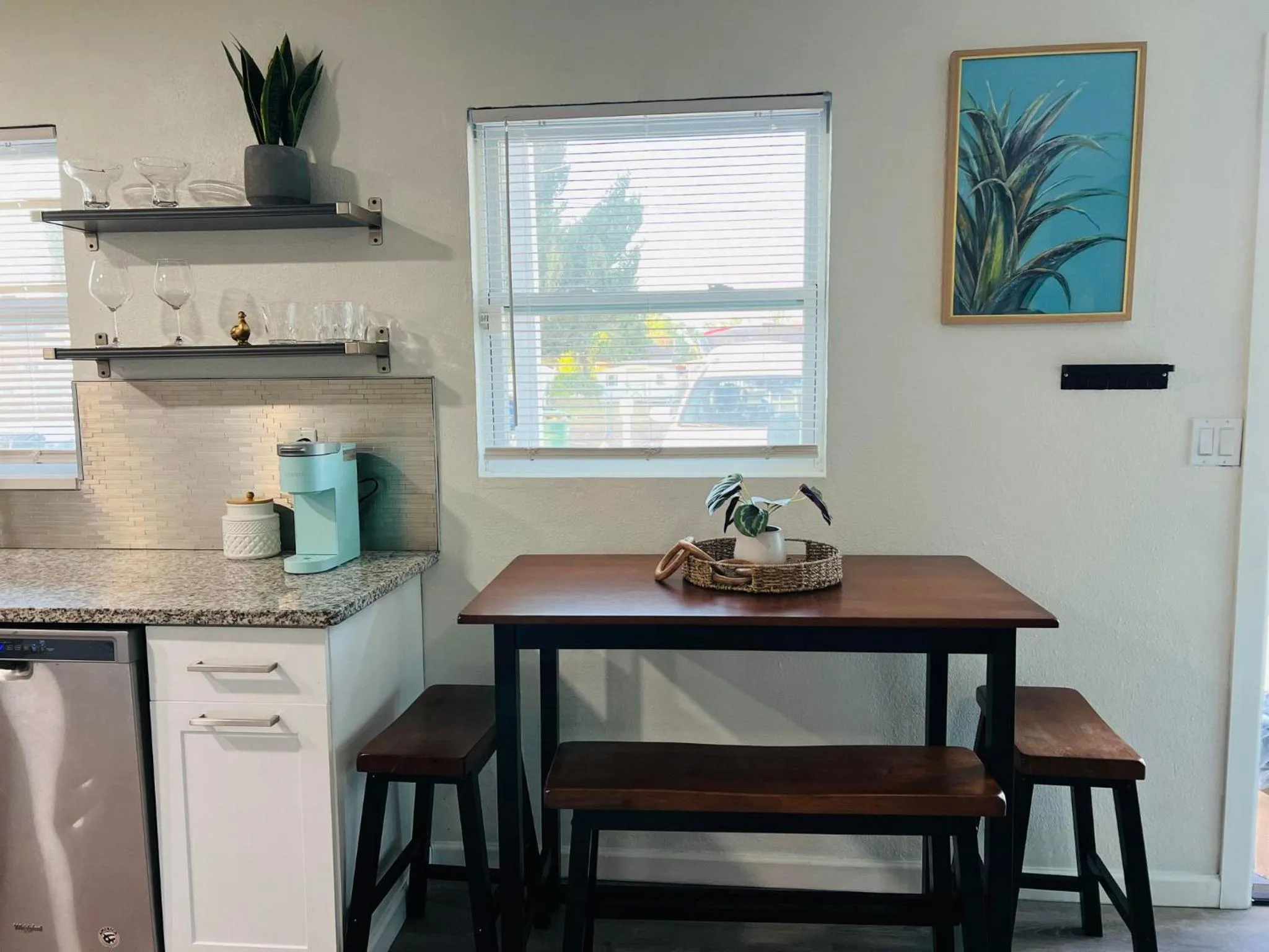 Tropical Casita in Tampa near airport and Raymond James stadium