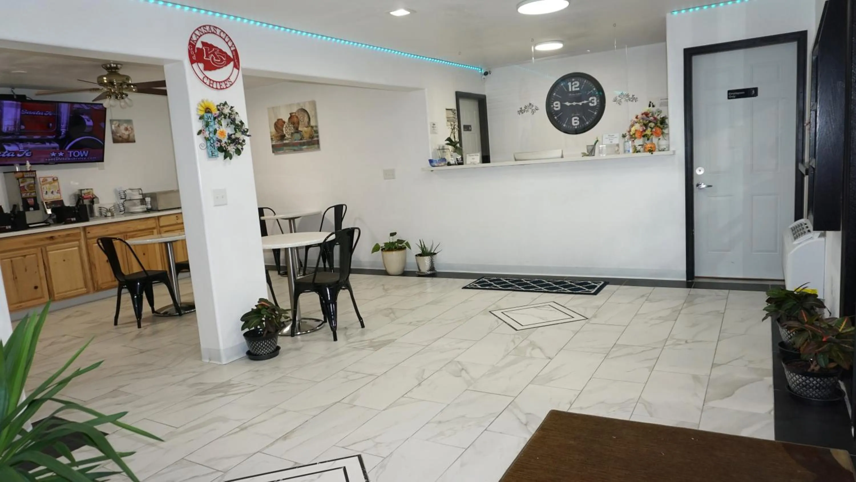 Lobby or reception in Lakes Inn