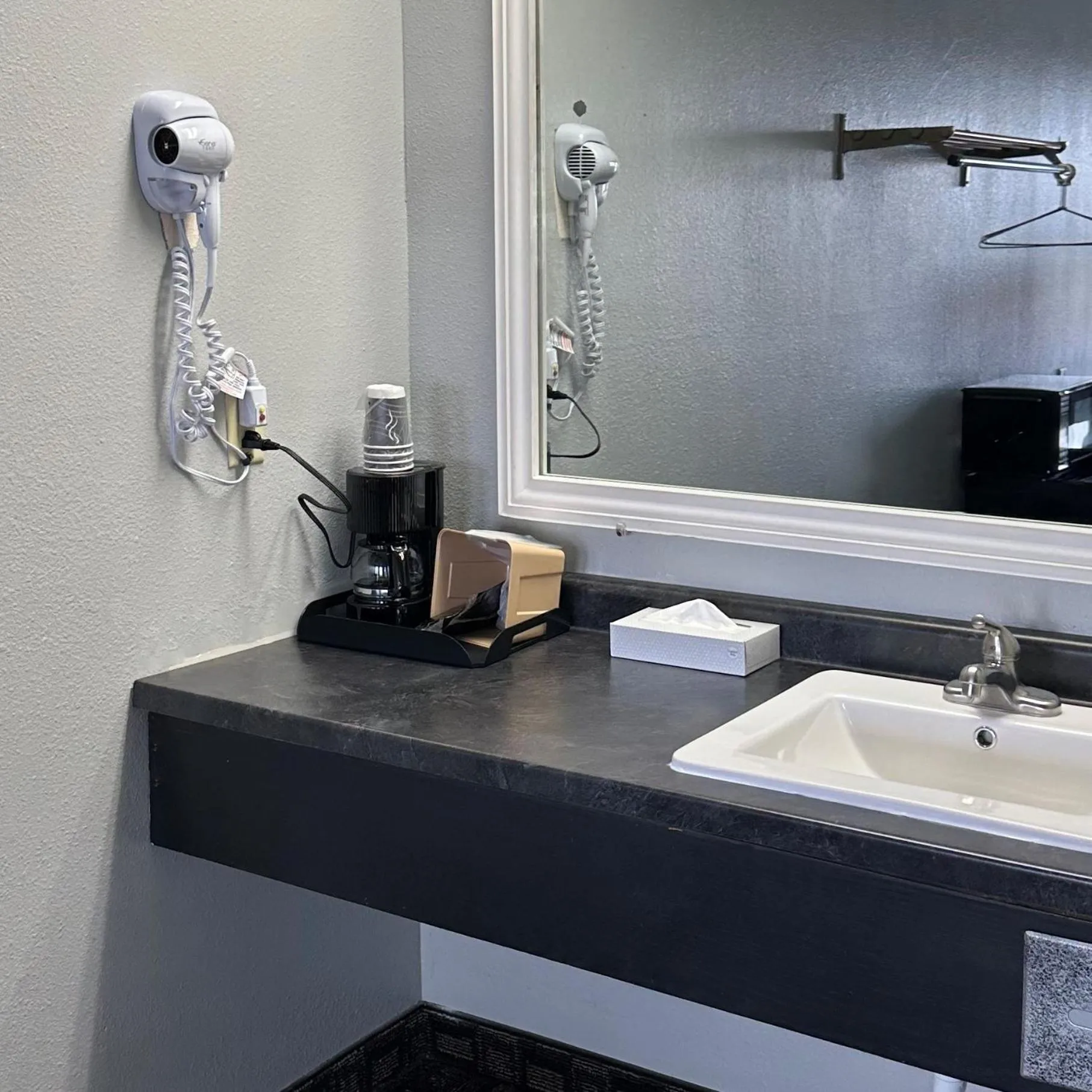 Bathroom in Lakes Inn