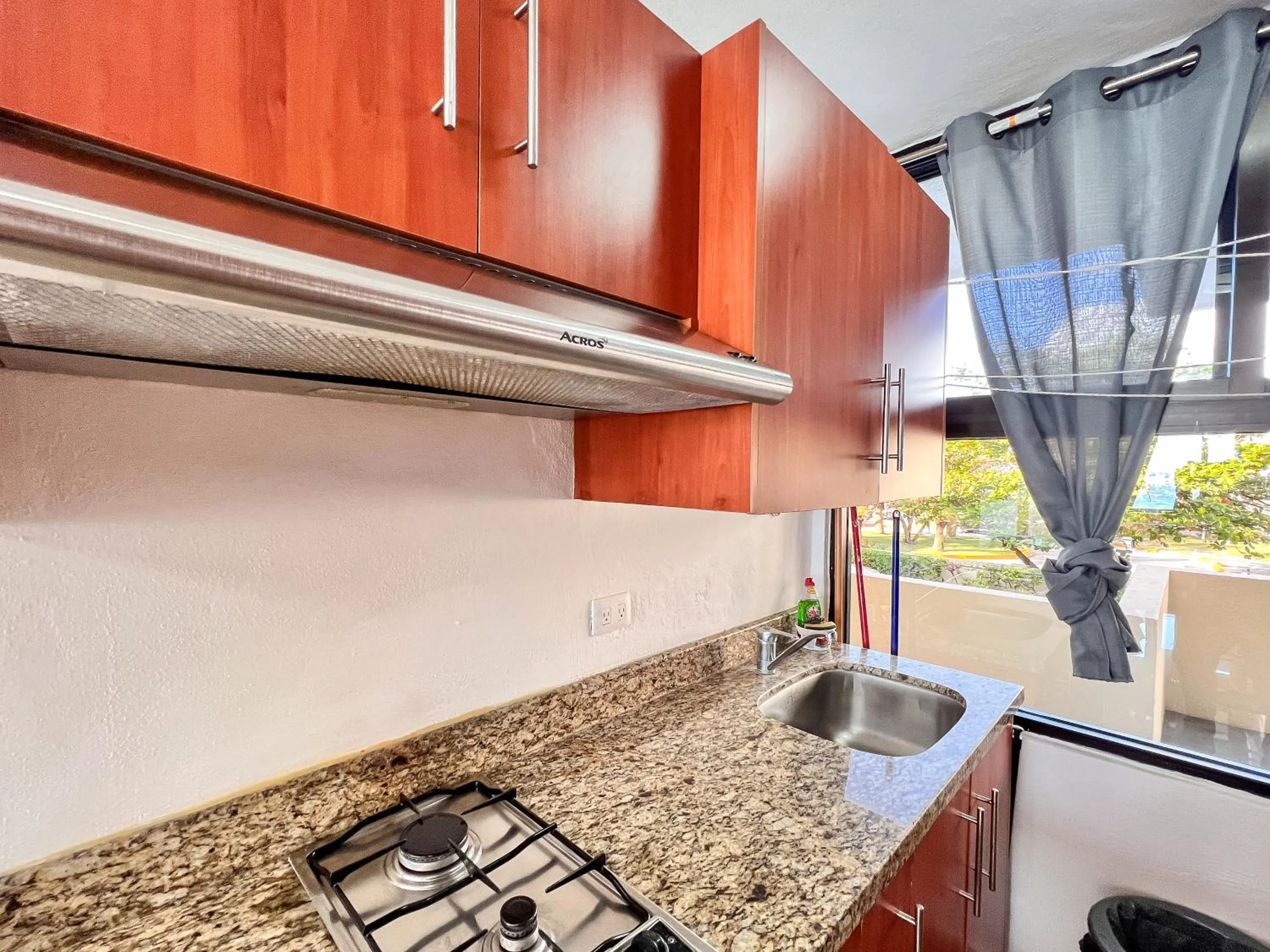 Kitchen or kitchenette in Bello Mar de Cancun, Beautiful 2Br 2Ba Condo overlooking beach spectacular view!