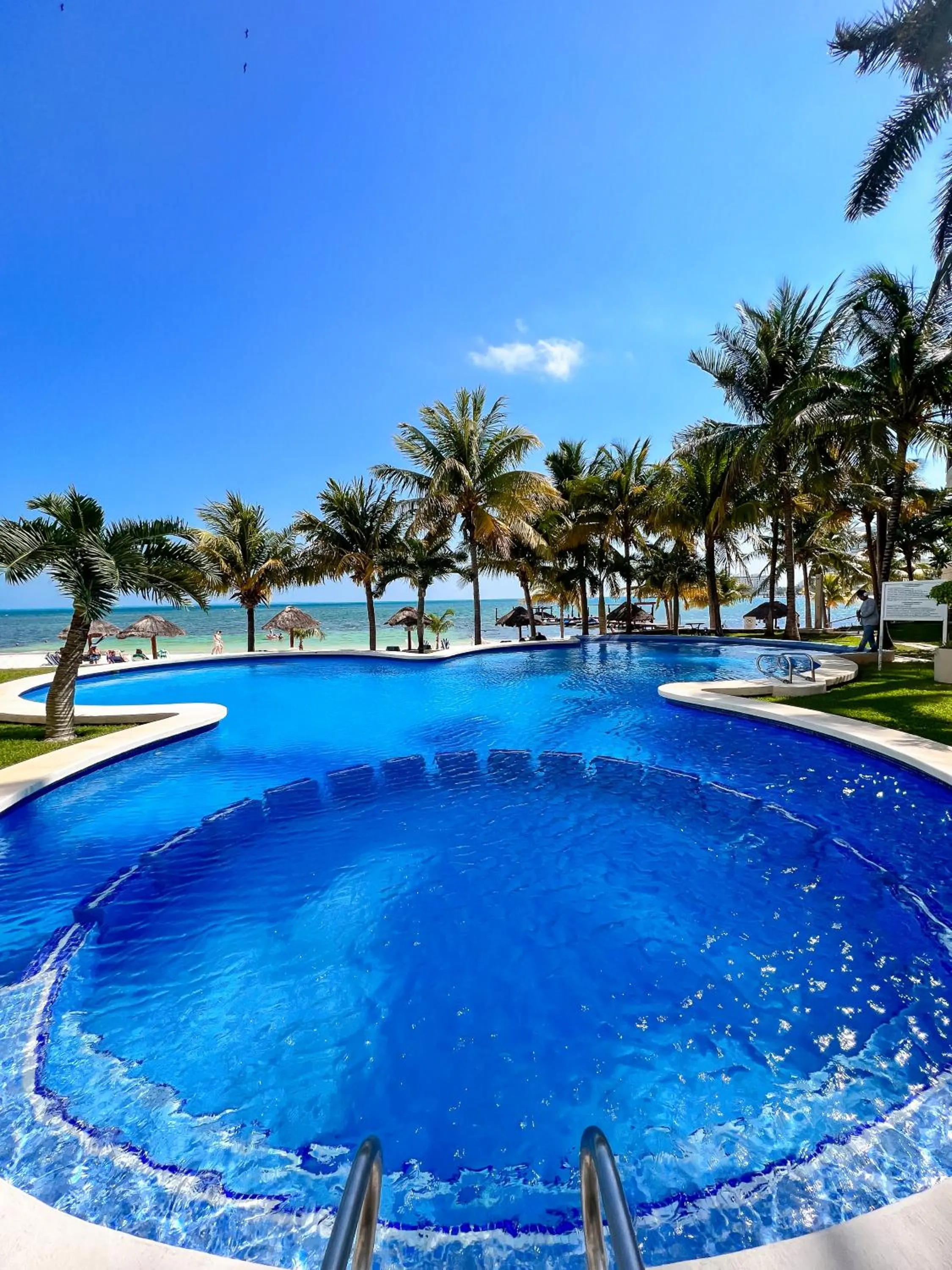 Natural landscape in Bello Mar de Cancun, Beautiful 2Br 2Ba Condo overlooking beach spectacular view!