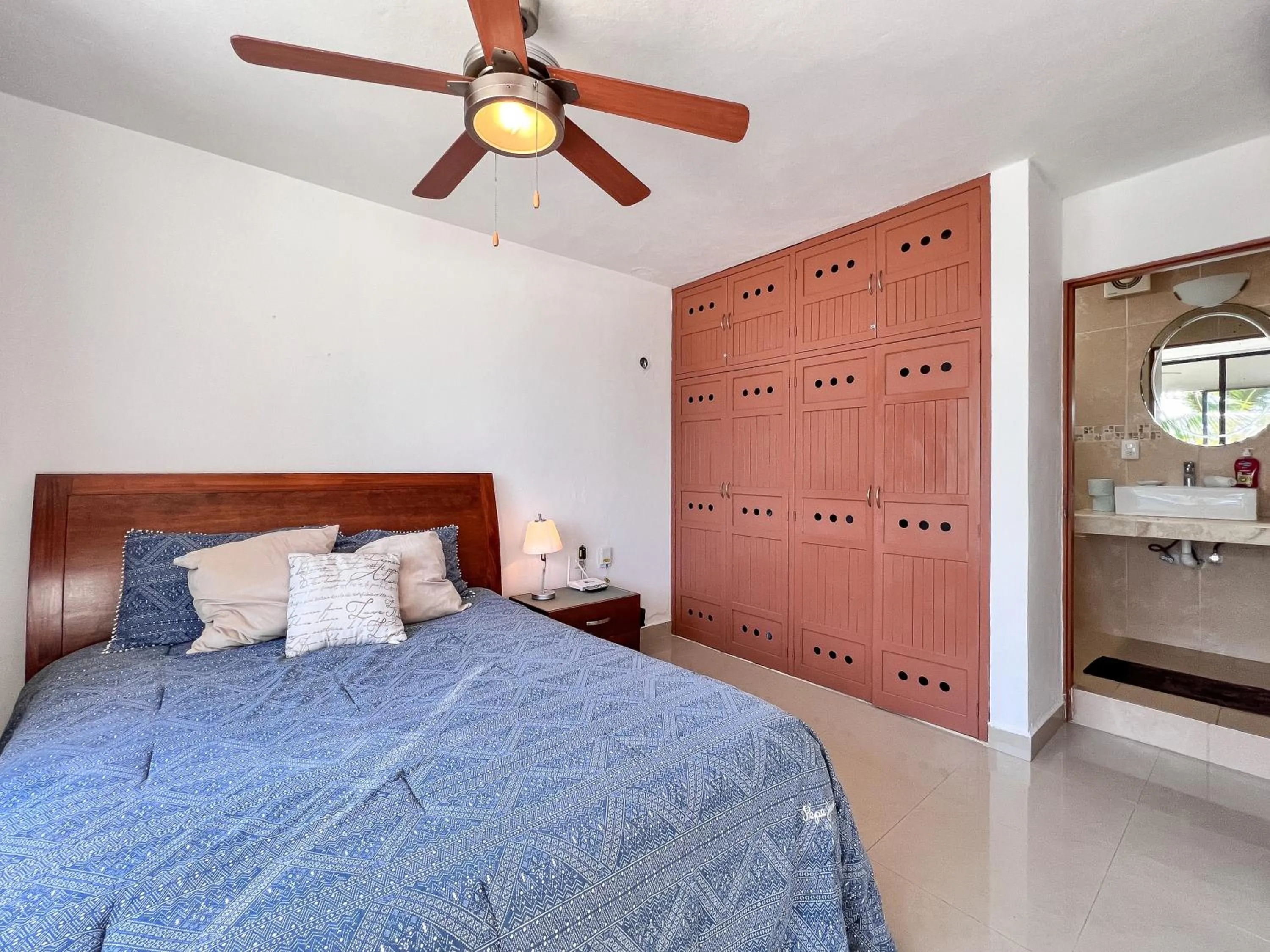 Bed in Bello Mar de Cancun, Beautiful 2Br 2Ba Condo overlooking beach spectacular view!
