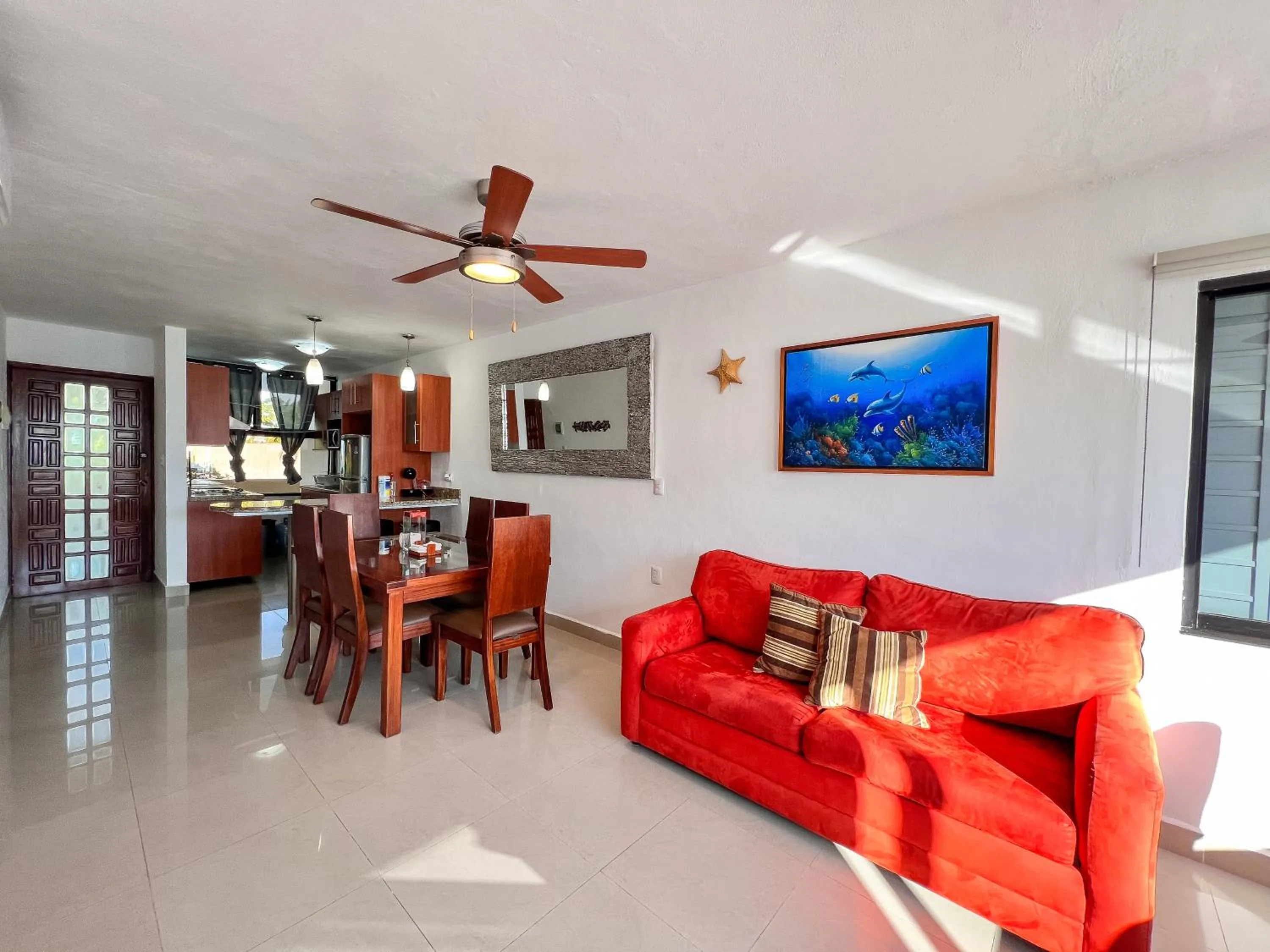Communal lounge/ TV room in Bello Mar de Cancun, Beautiful 2Br 2Ba Condo overlooking beach spectacular view!