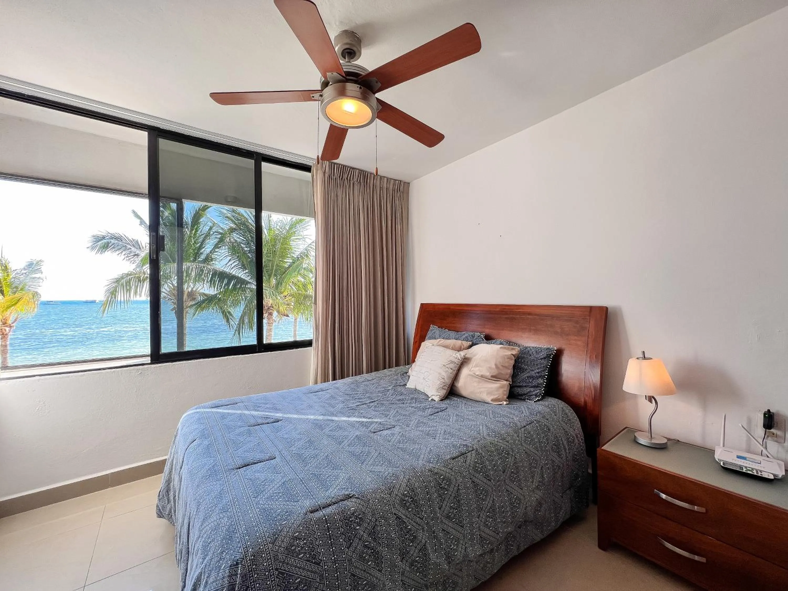 Bed in Bello Mar de Cancun, Beautiful 2Br 2Ba Condo overlooking beach spectacular view!