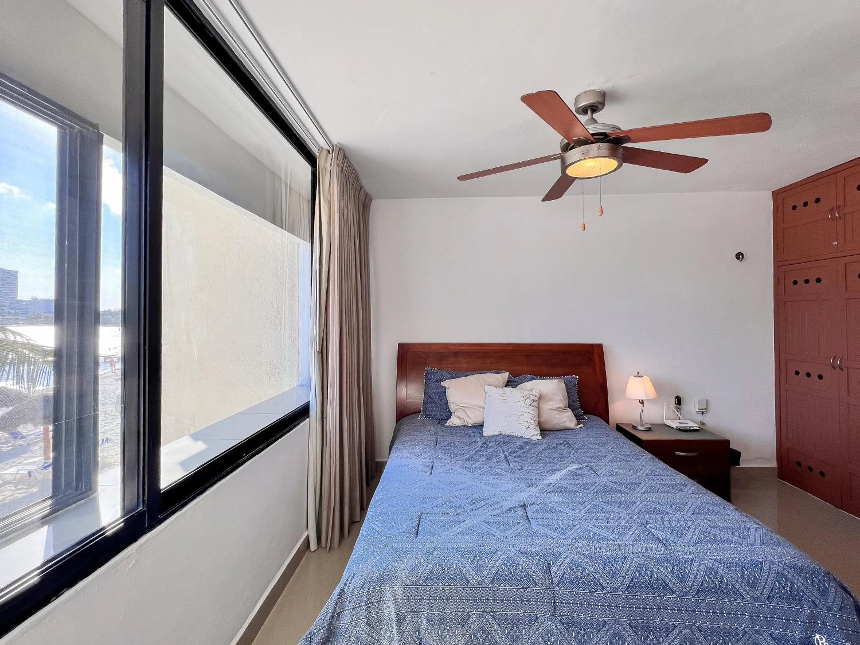 Bed in Bello Mar de Cancun, Beautiful 2Br 2Ba Condo overlooking beach spectacular view!