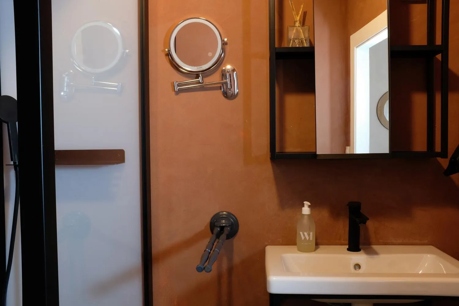 Shower in La Verrière - Chambre d'hôtes et gîte de charme