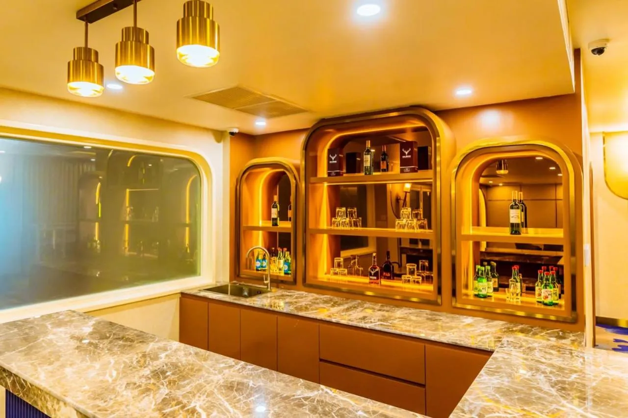 Lounge or bar in Dynasty Casino Hotel