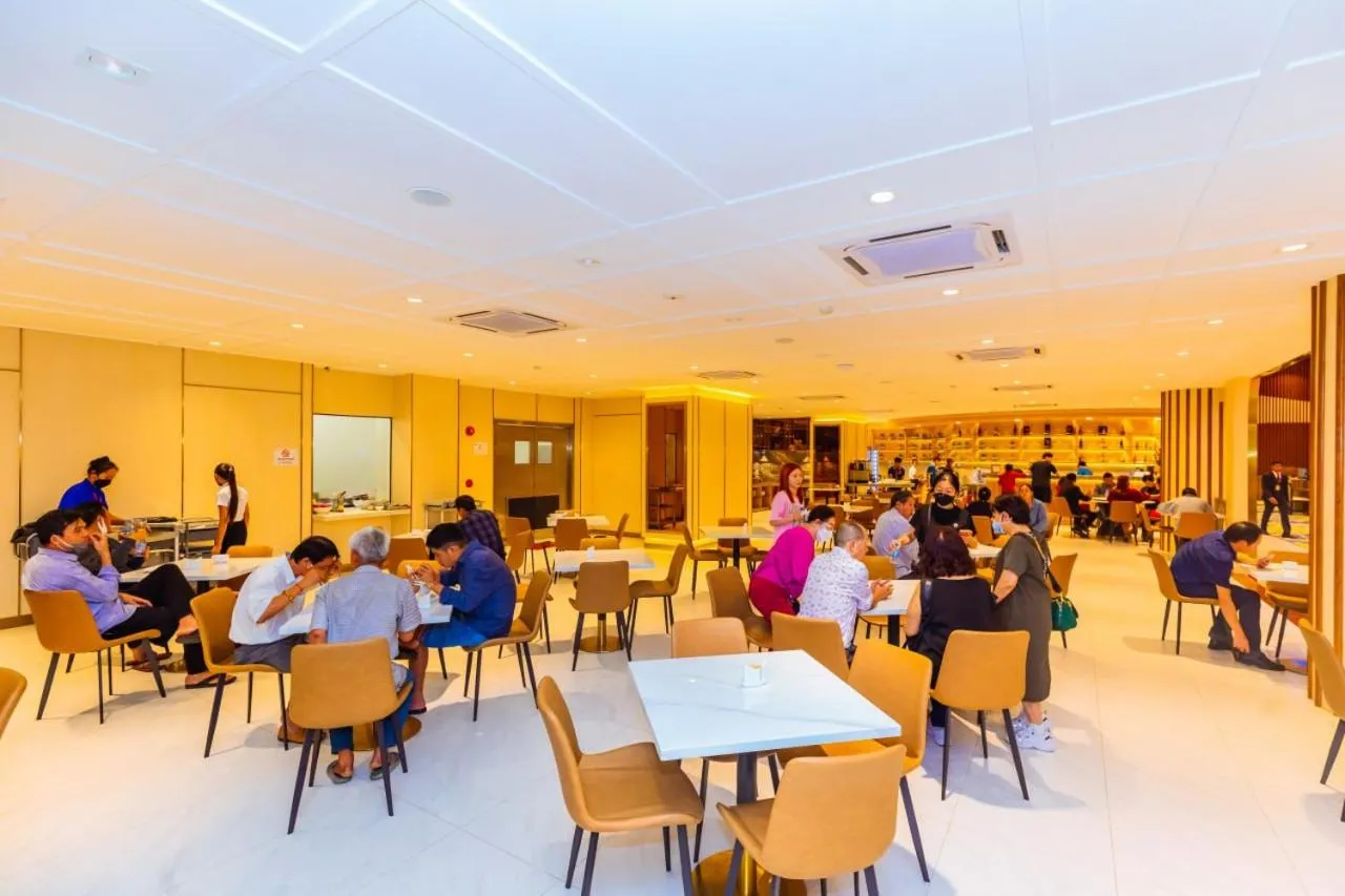 Restaurant/places to eat in Dynasty Casino Hotel