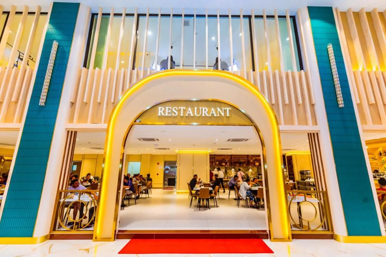 Restaurant/places to eat in Dynasty Casino Hotel