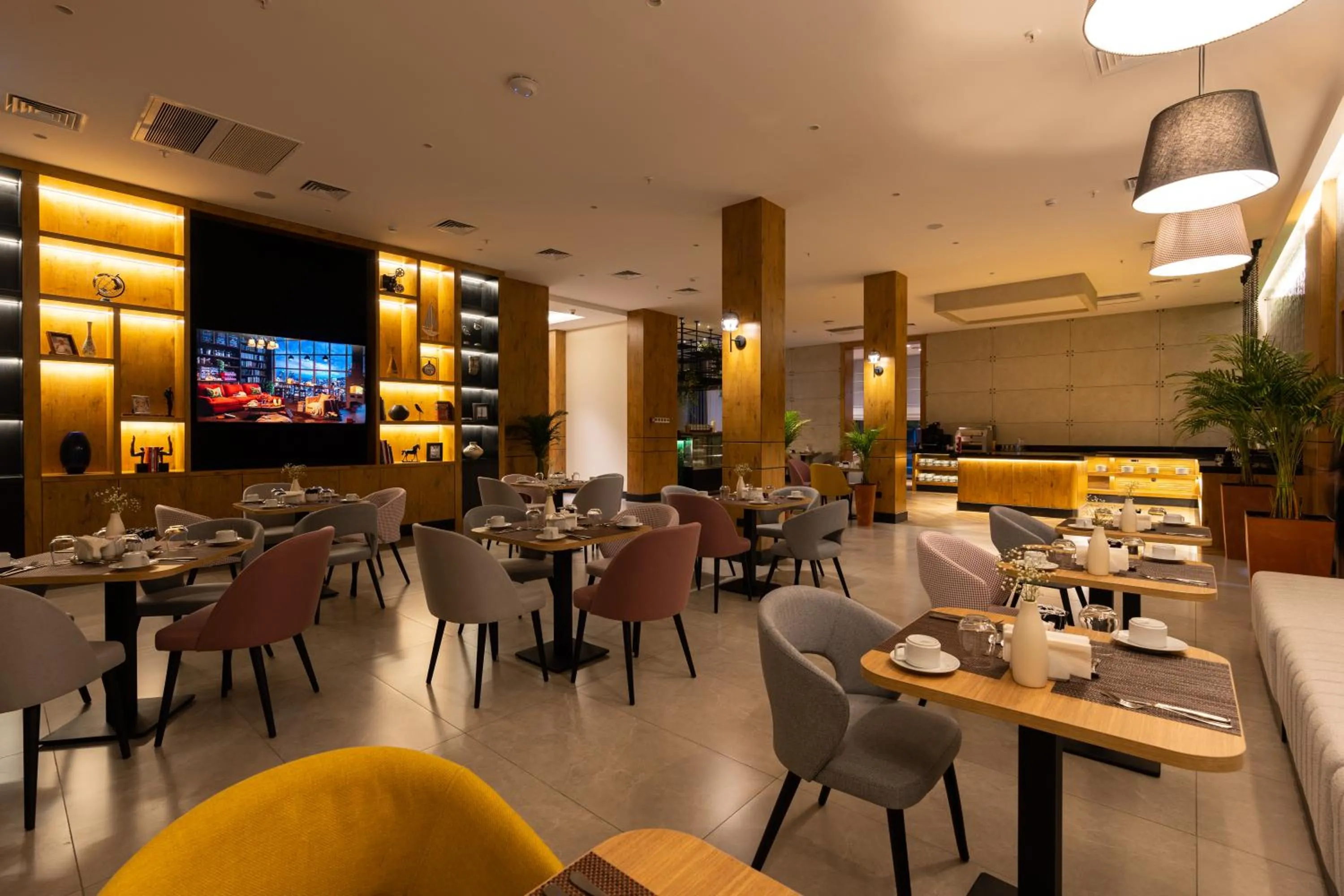 Restaurant/places to eat in THE ELEMENTS HOTEL