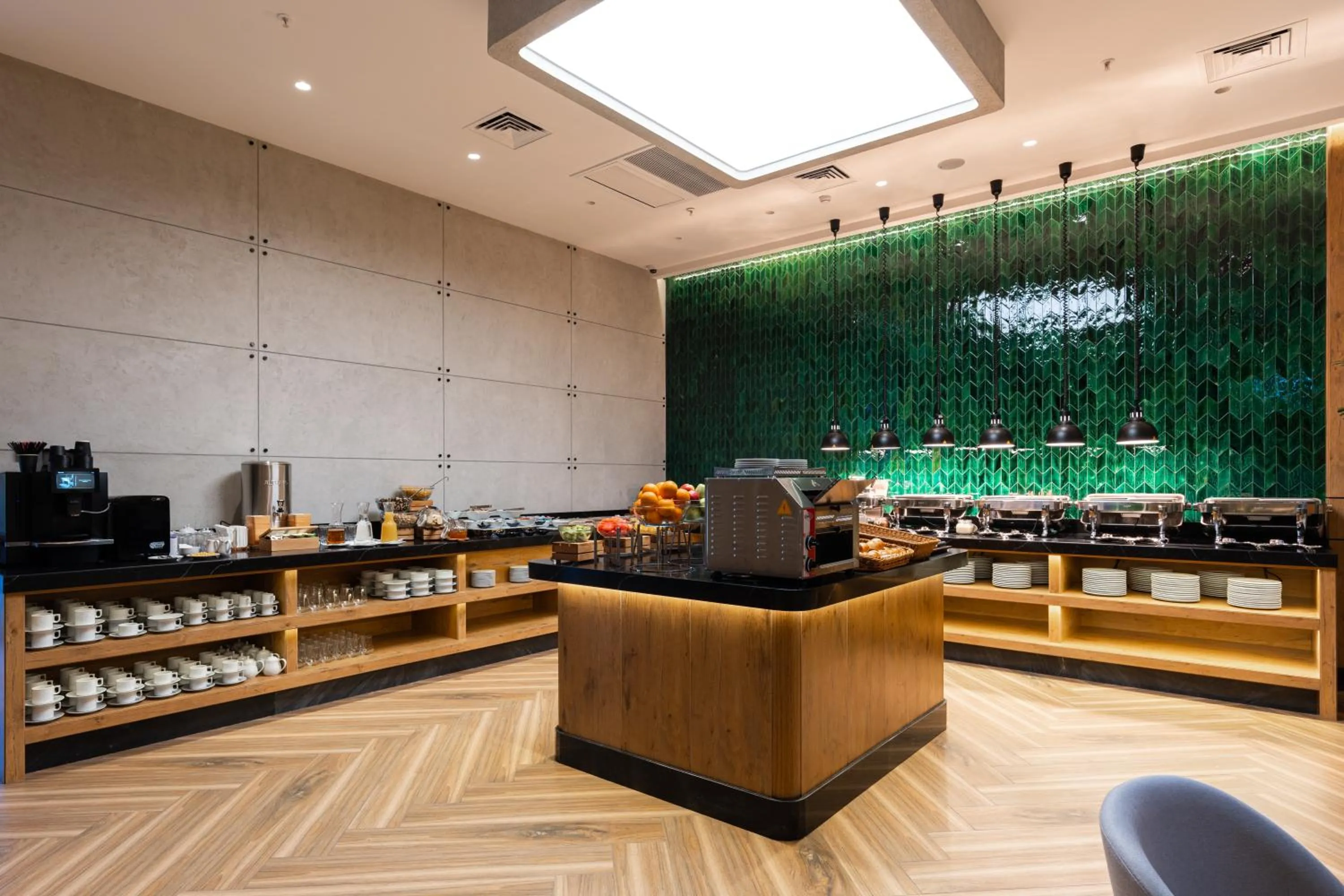 Restaurant/places to eat in THE ELEMENTS HOTEL