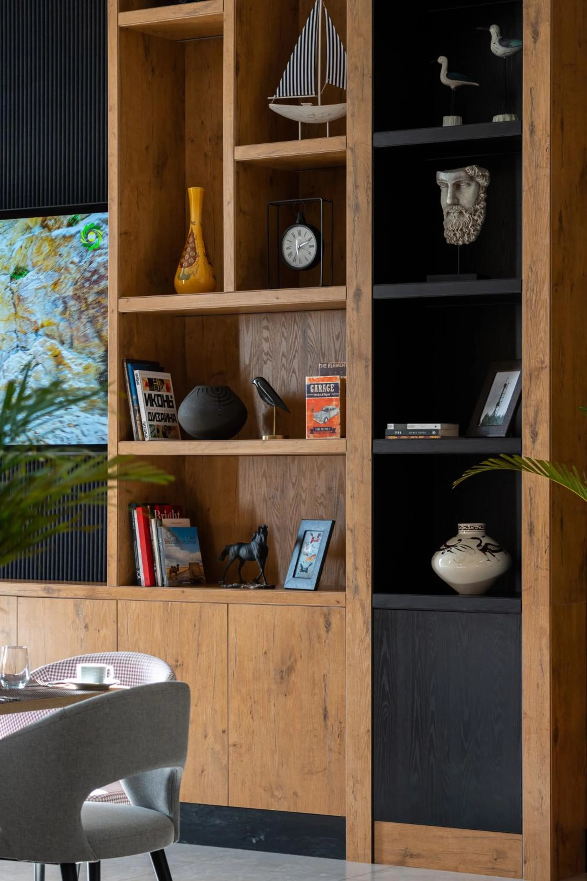 Restaurant/places to eat in THE ELEMENTS HOTEL