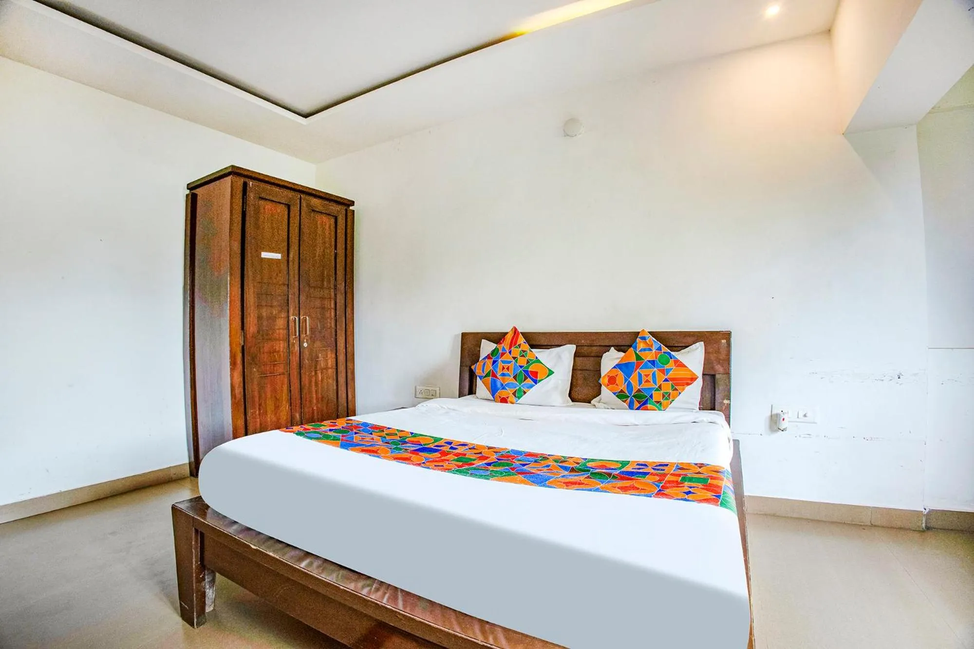 FabHotel Comfort Stays - Nr Miramar Beach