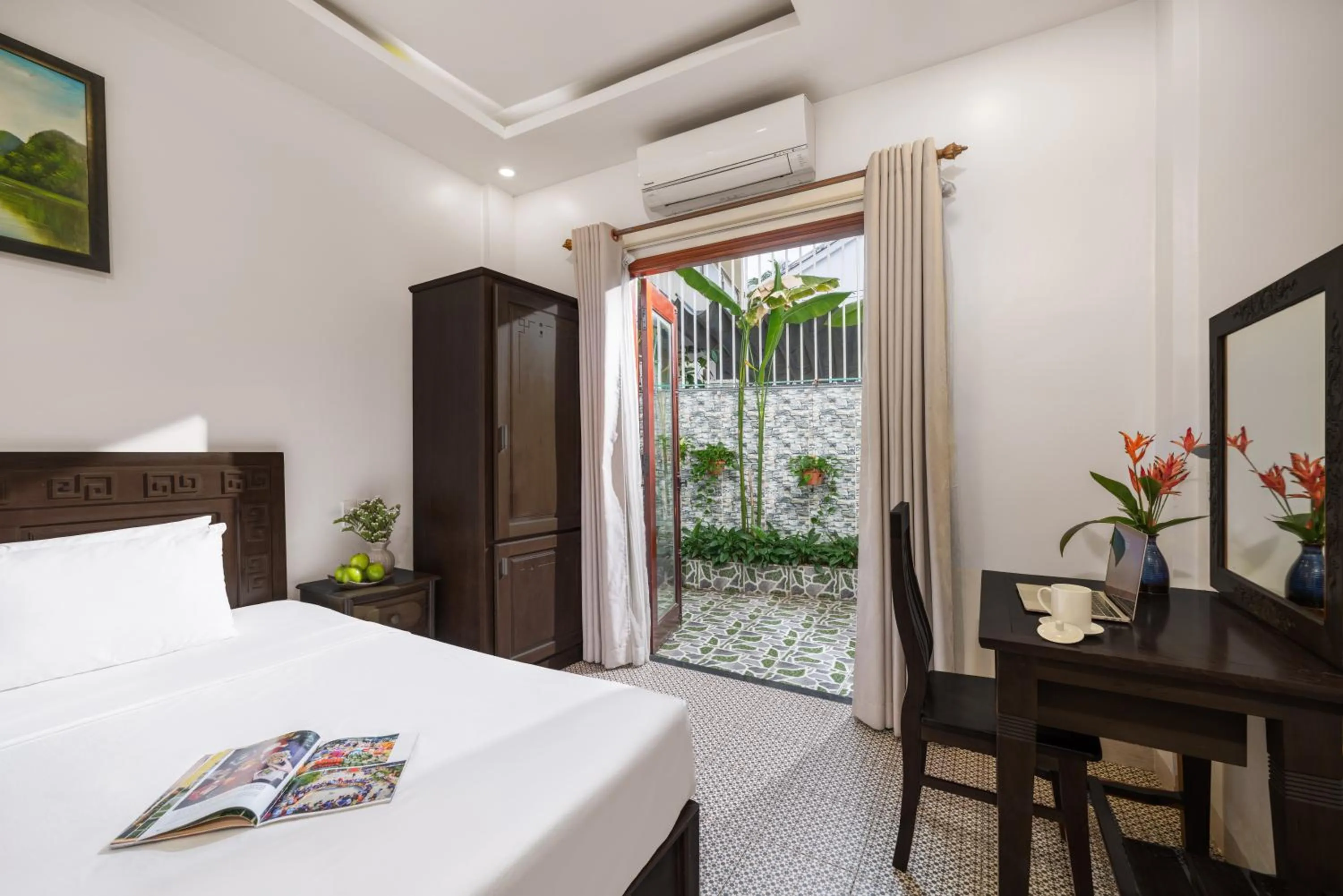 Bed in Flower Villa - STAY 24H