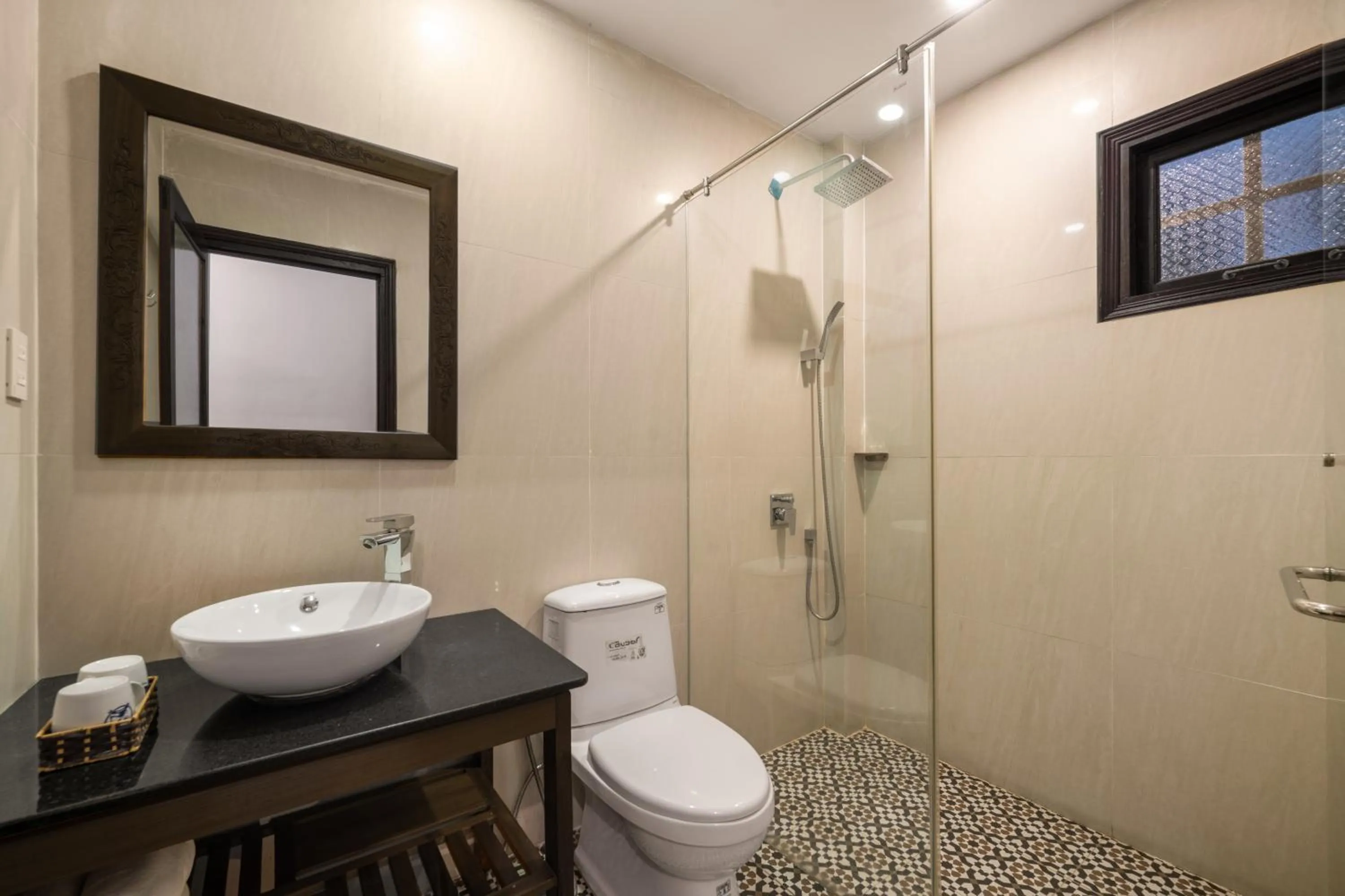 Shower in Flower Villa - STAY 24H