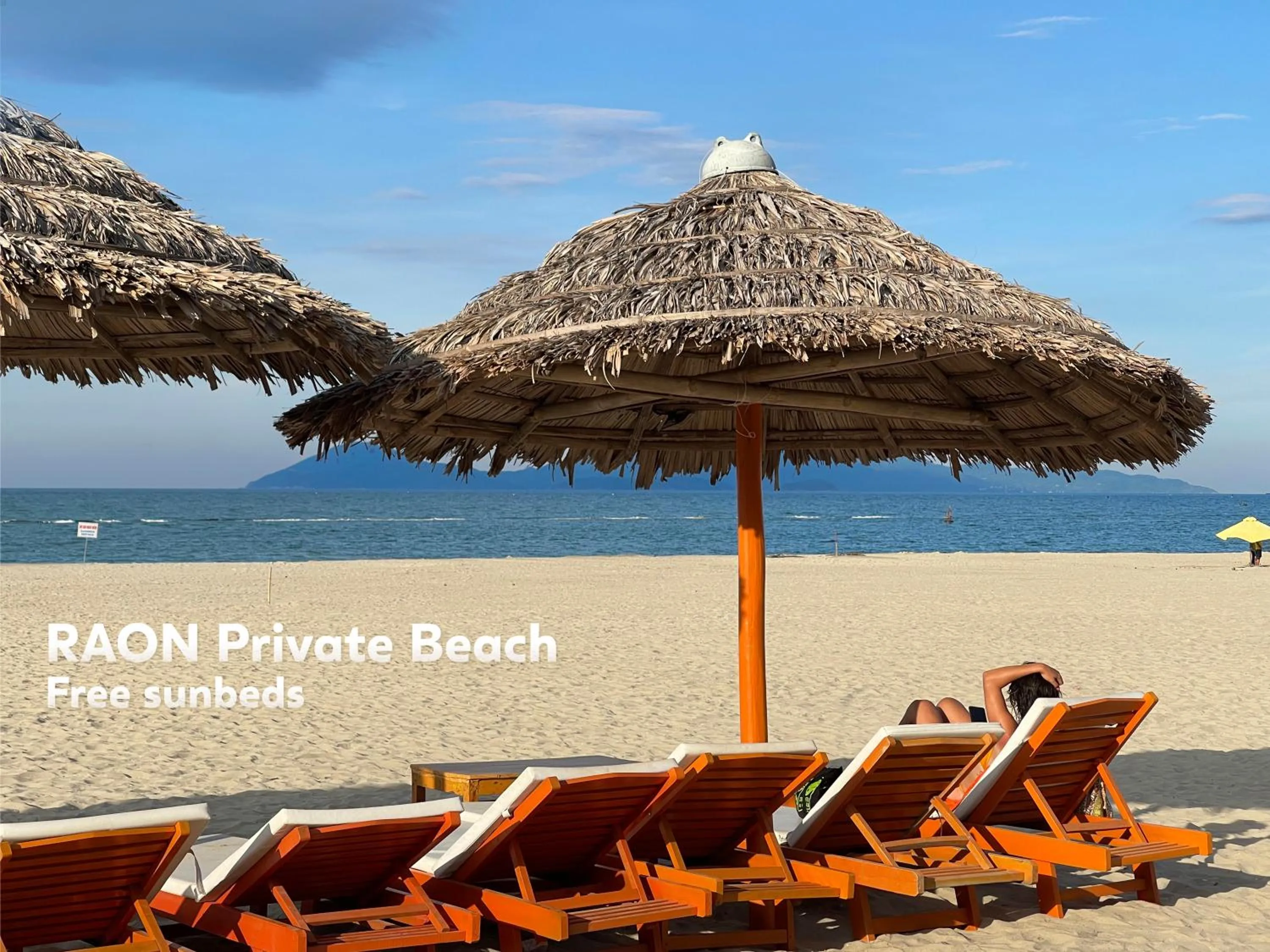 Beach in Flower Villa - STAY 24H