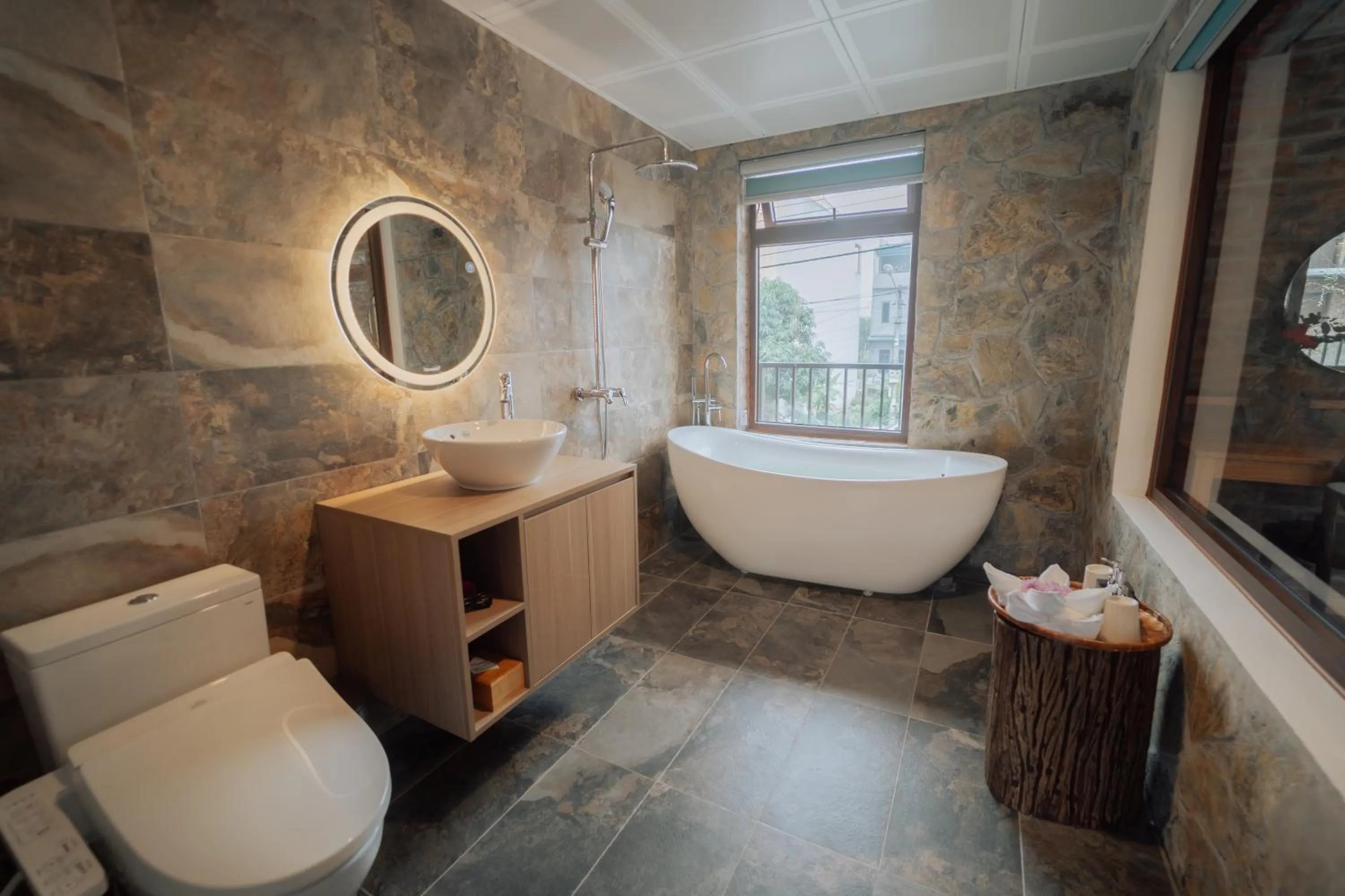 Toilet in Xuân Anh Garden