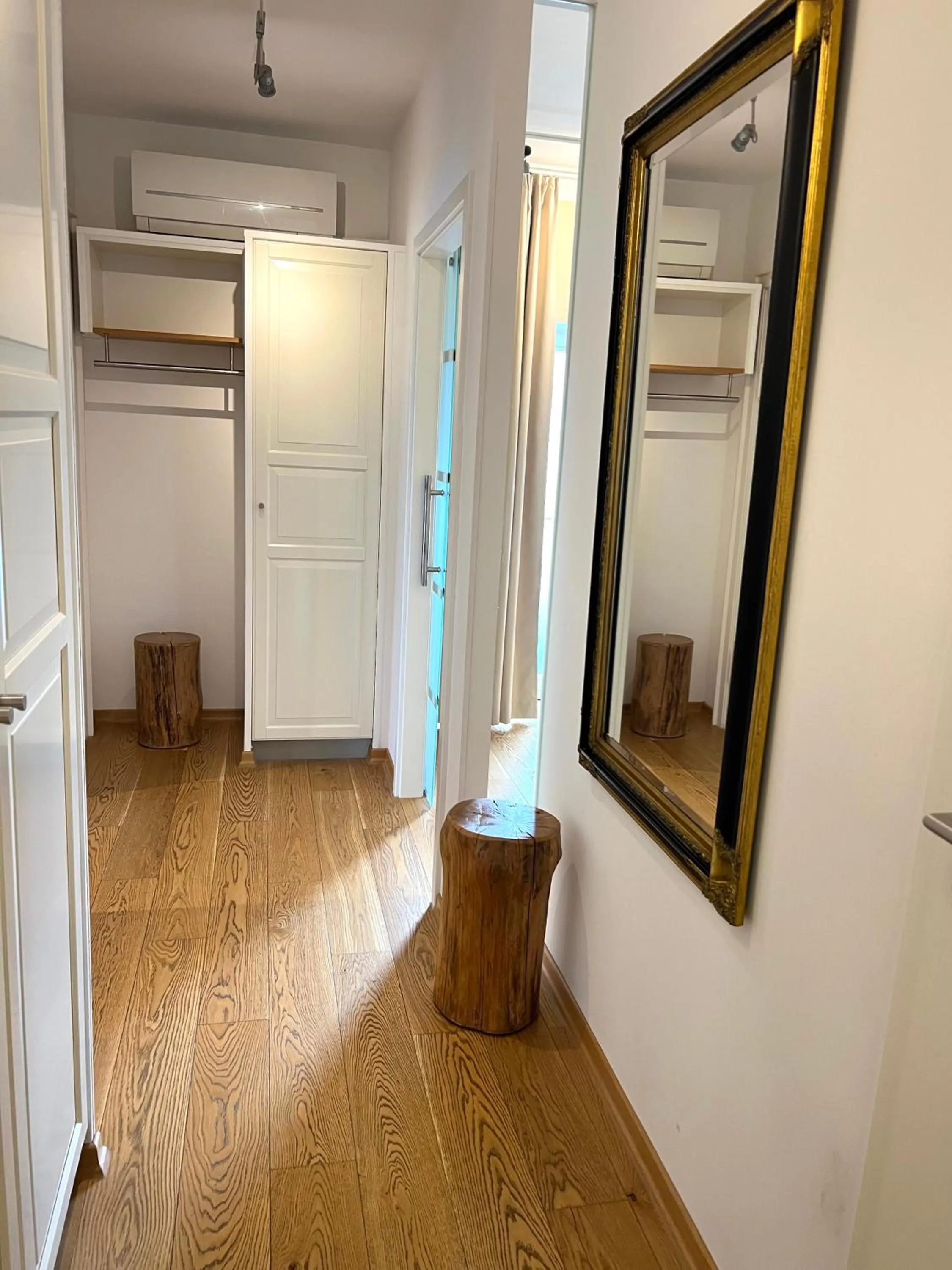 wardrobe in Aparthotel Parsberg GreenDesign