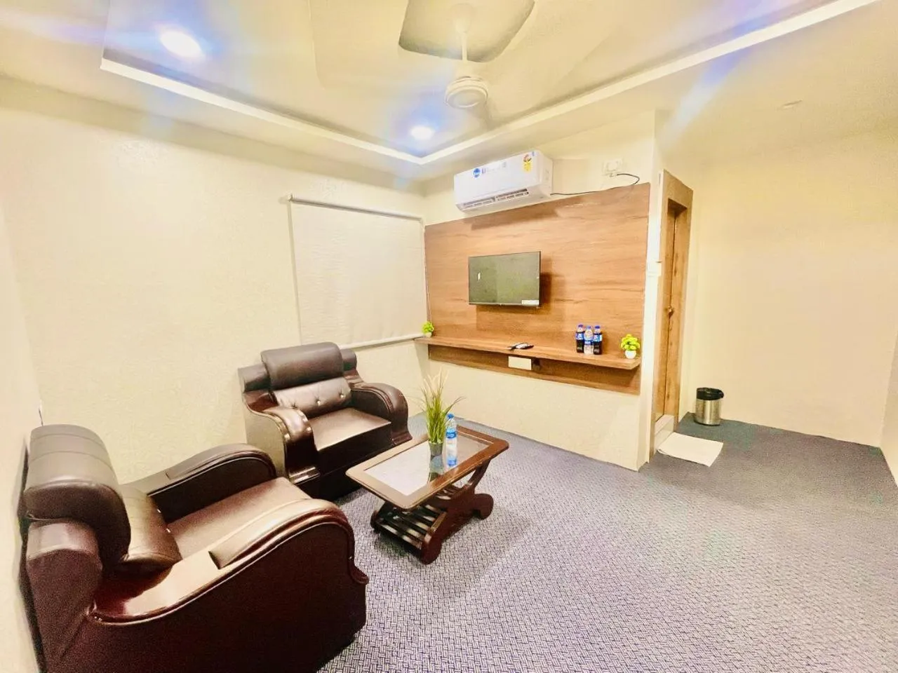 Living room in Hotel Eagle Grand Airport Zone