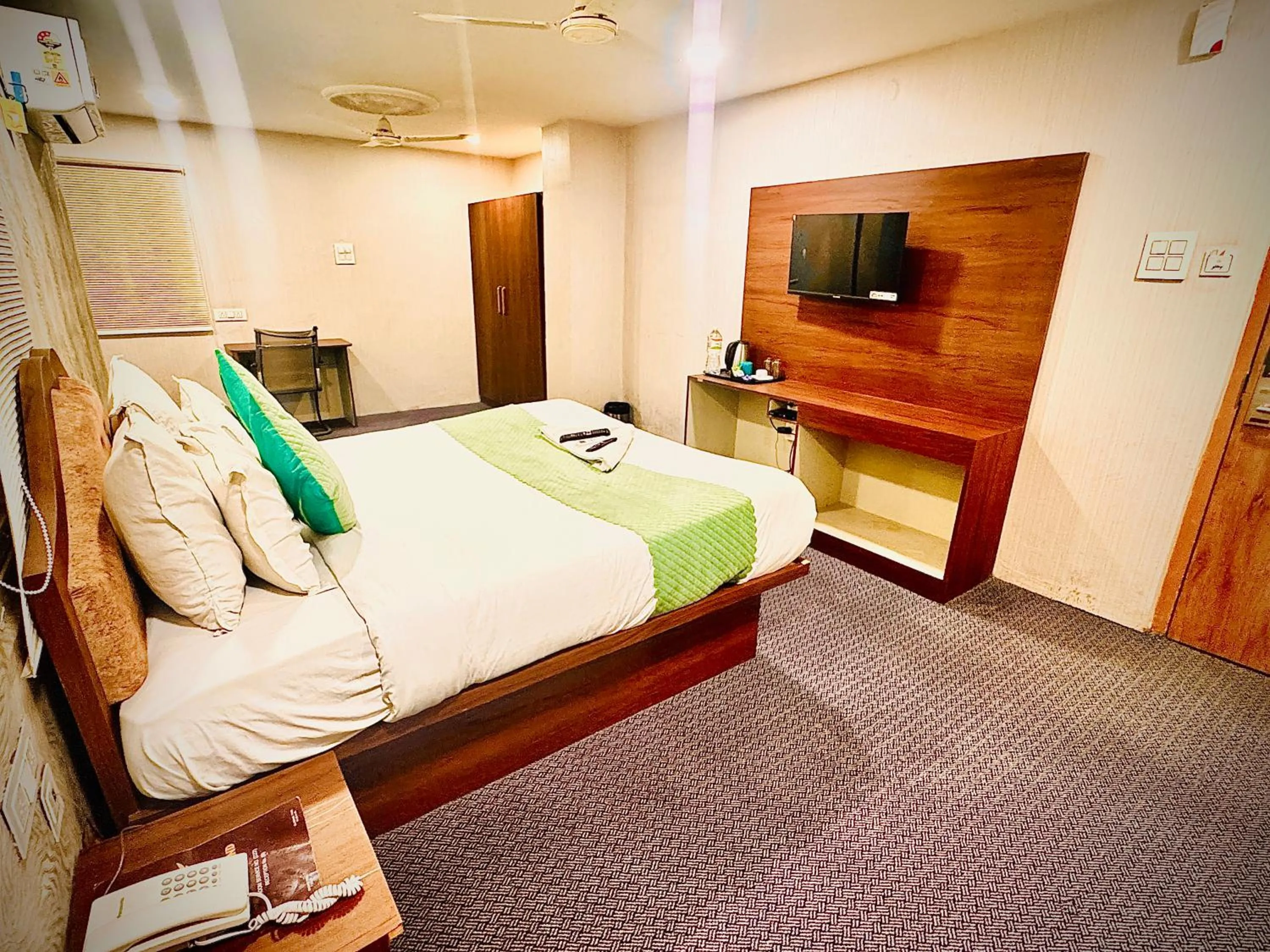 Bedroom, Bed in Hotel Eagle Grand Airport Zone
