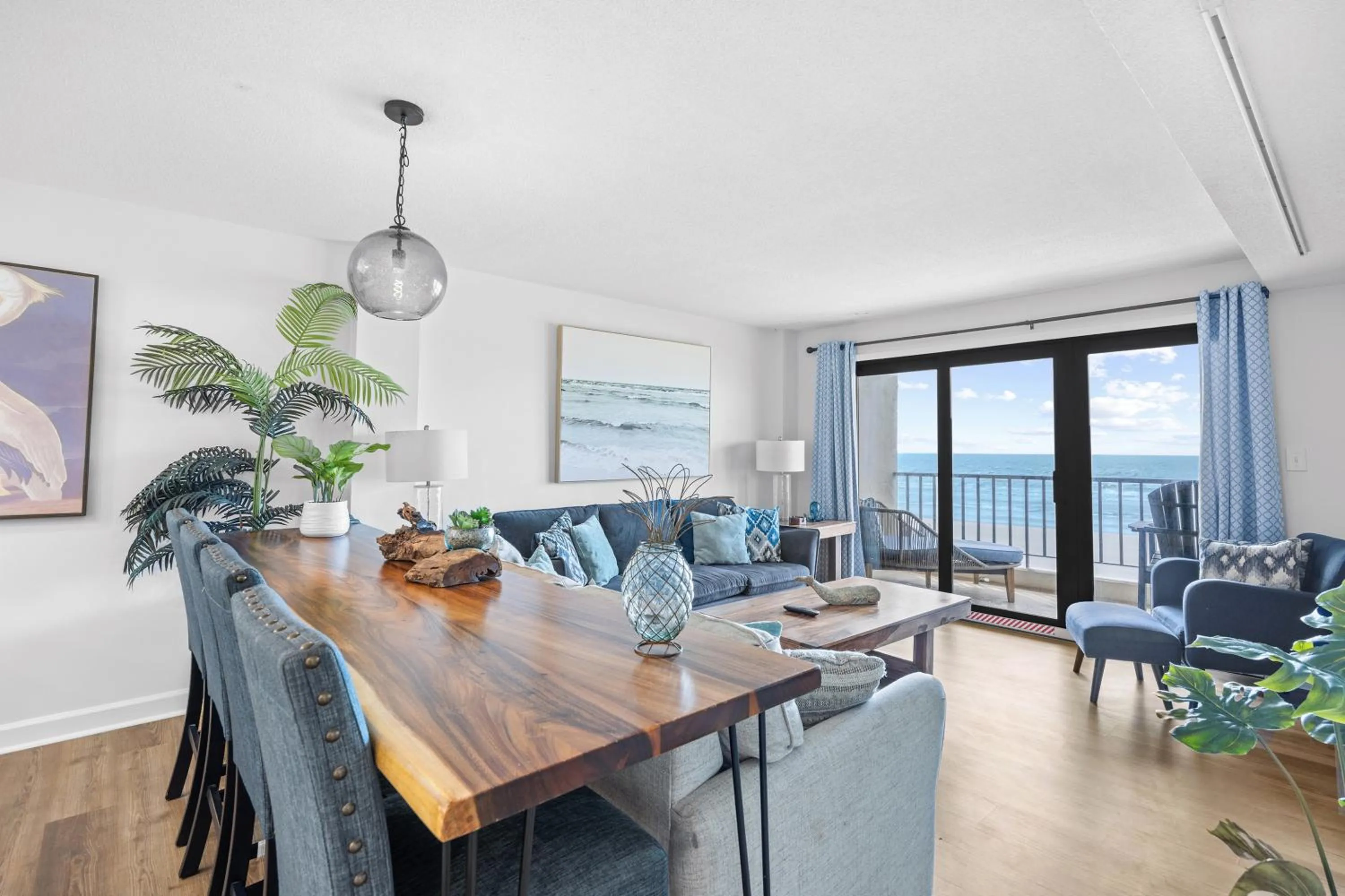 TV and multimedia in Direct Ocean Front 3BR 3BA Beach Front