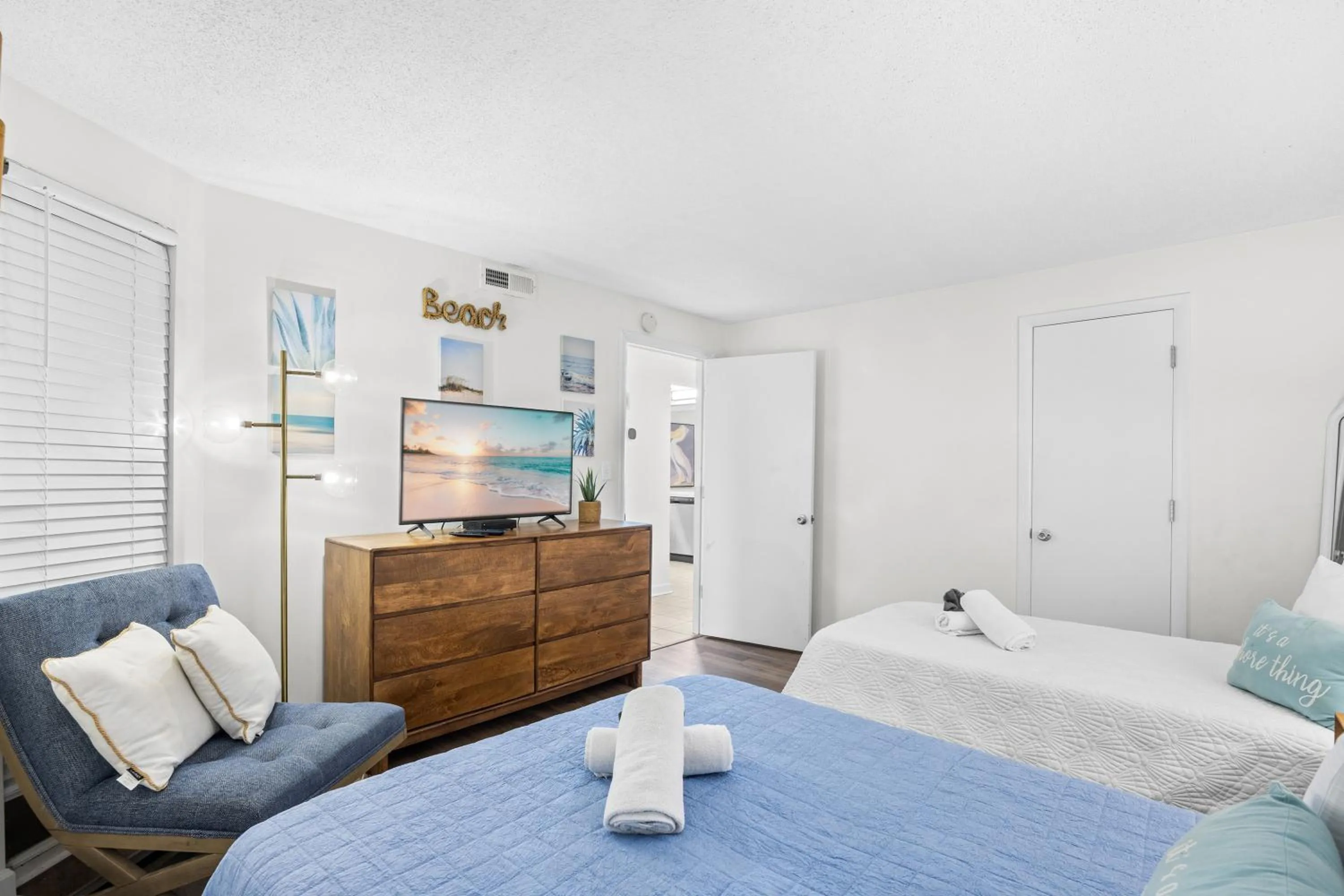 Bed in Direct Ocean Front 3BR 3BA Beach Front