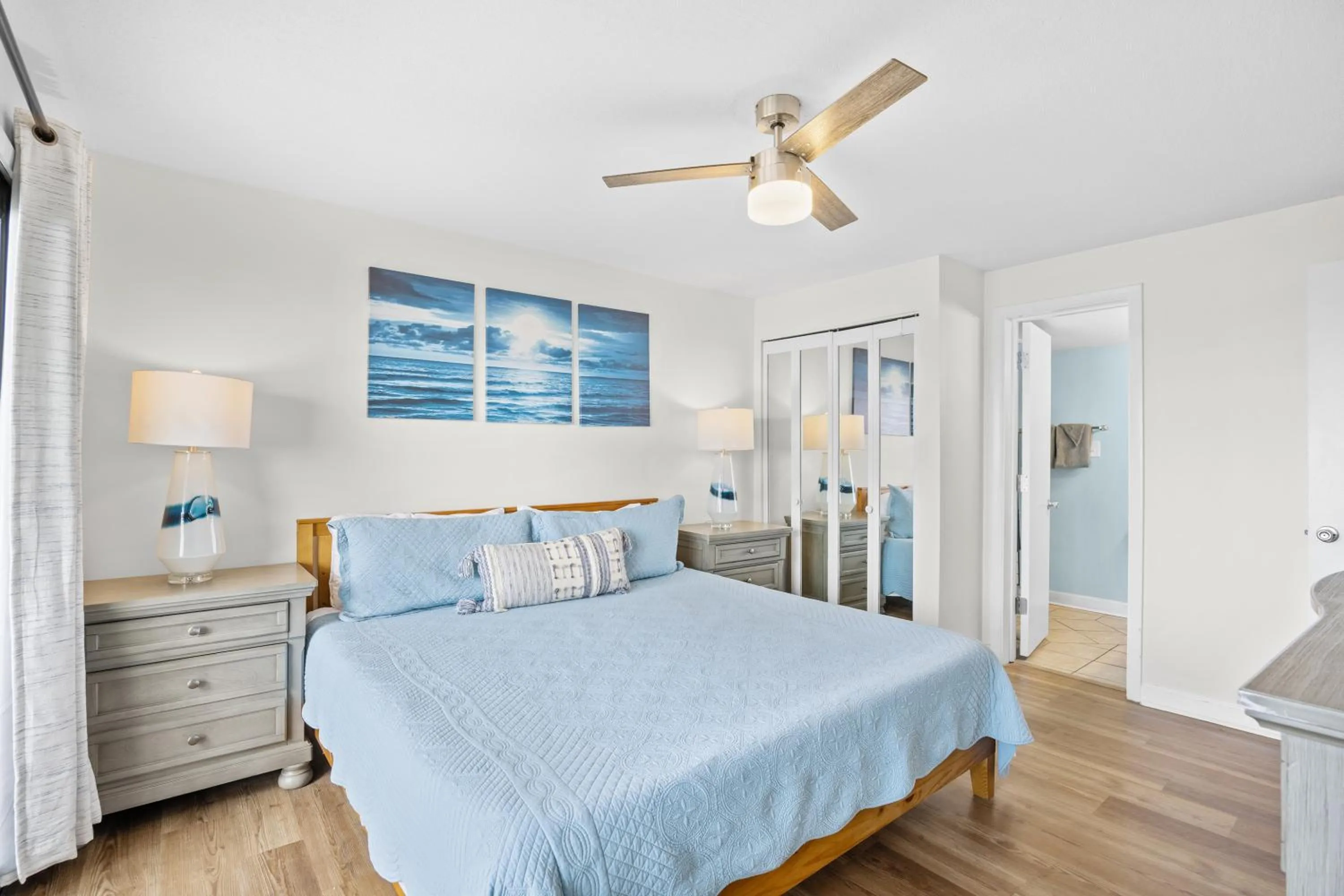 Bed in Direct Ocean Front 3BR 3BA Beach Front
