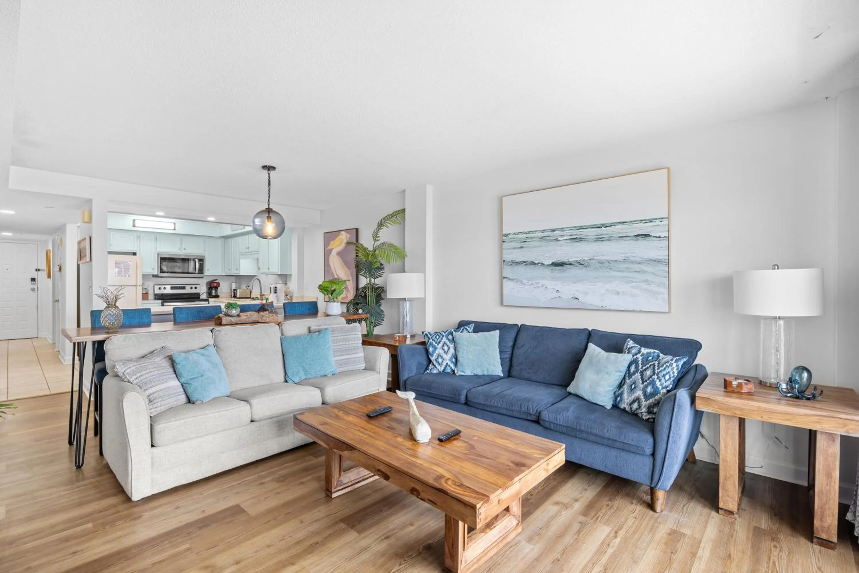 Living room in Direct Ocean Front 3BR 3BA Beach Front
