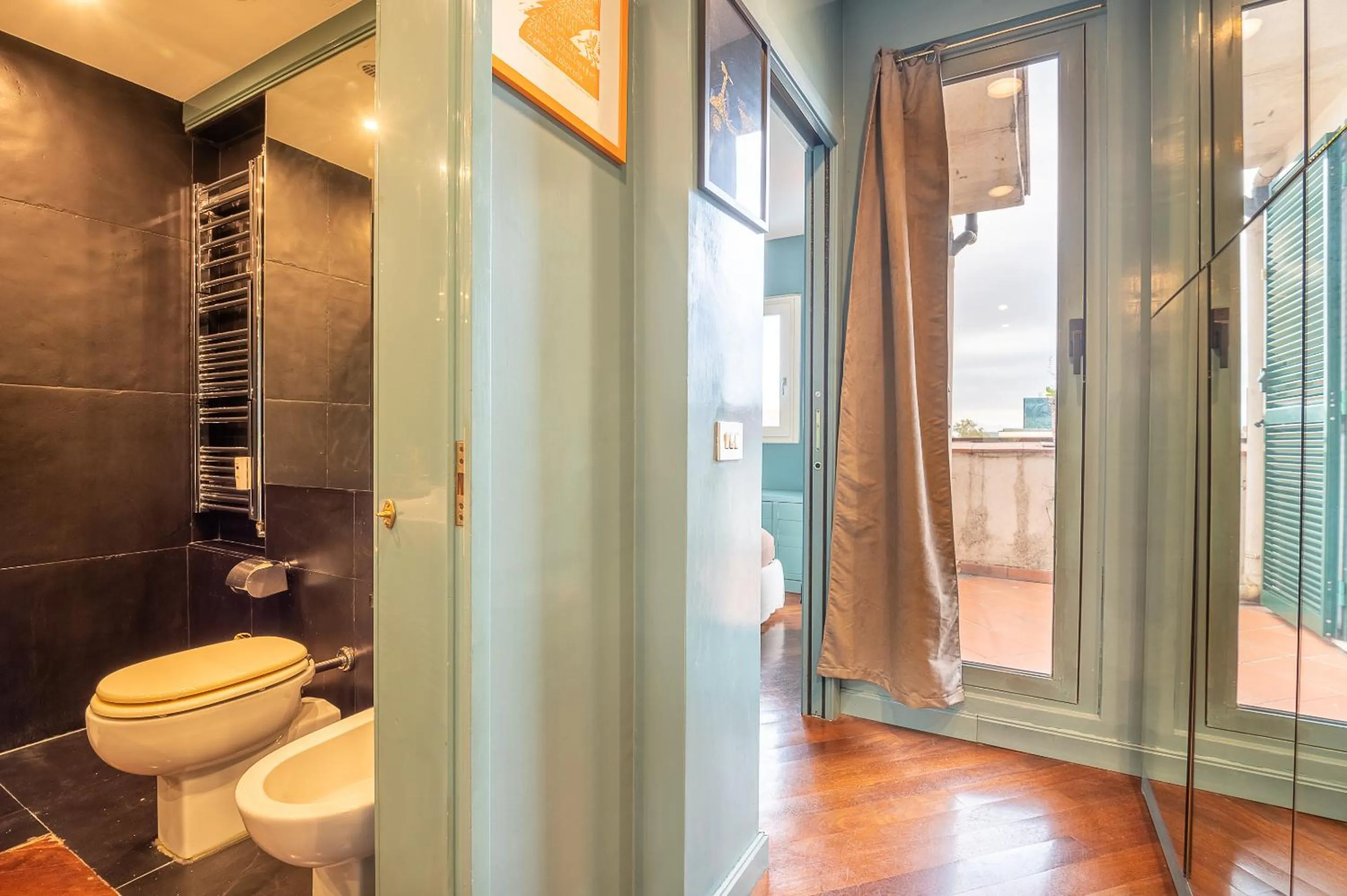 Bathroom in Tiffany's apartment Flaminio