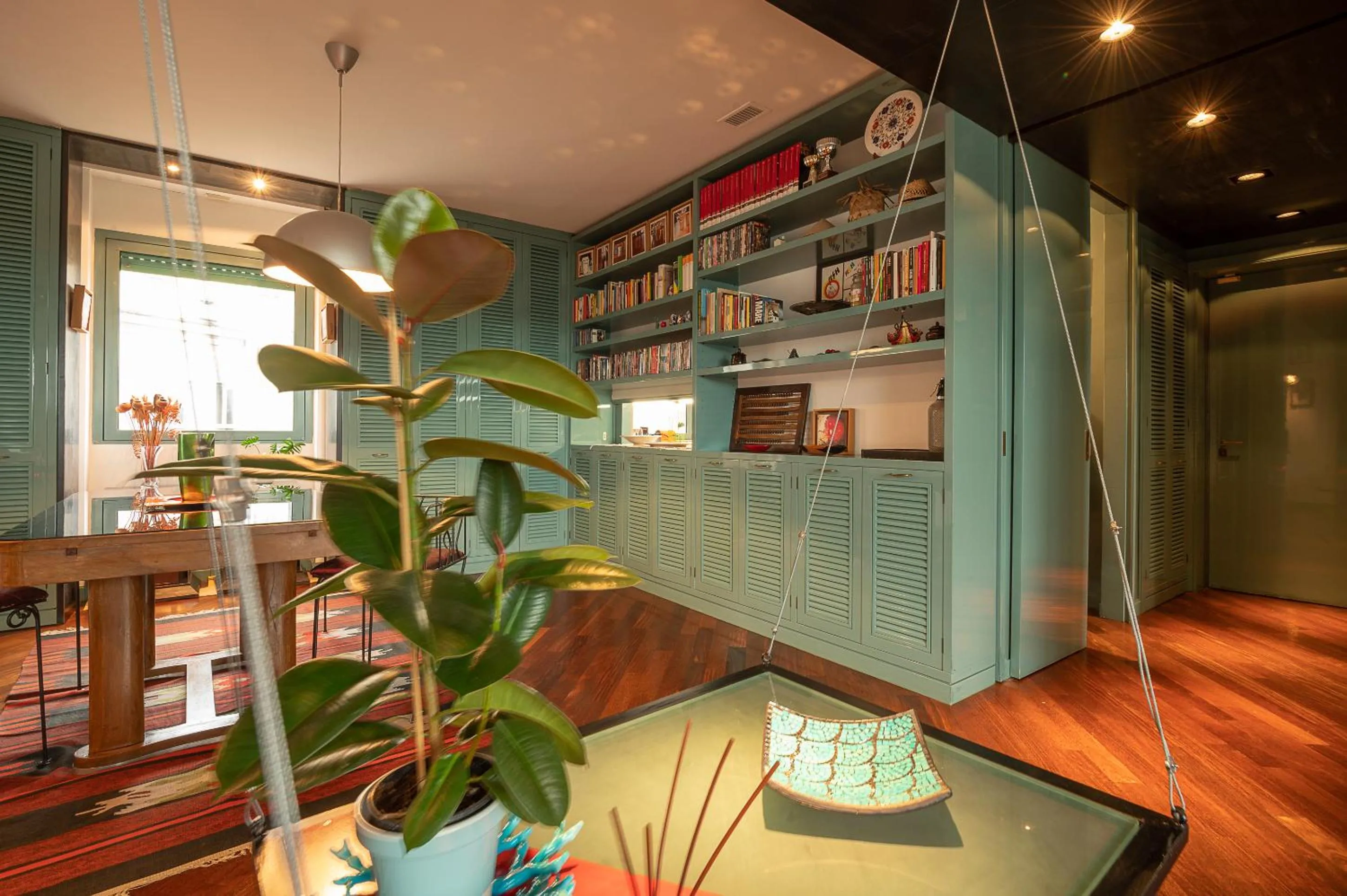 Dining area in Tiffany's apartment Flaminio