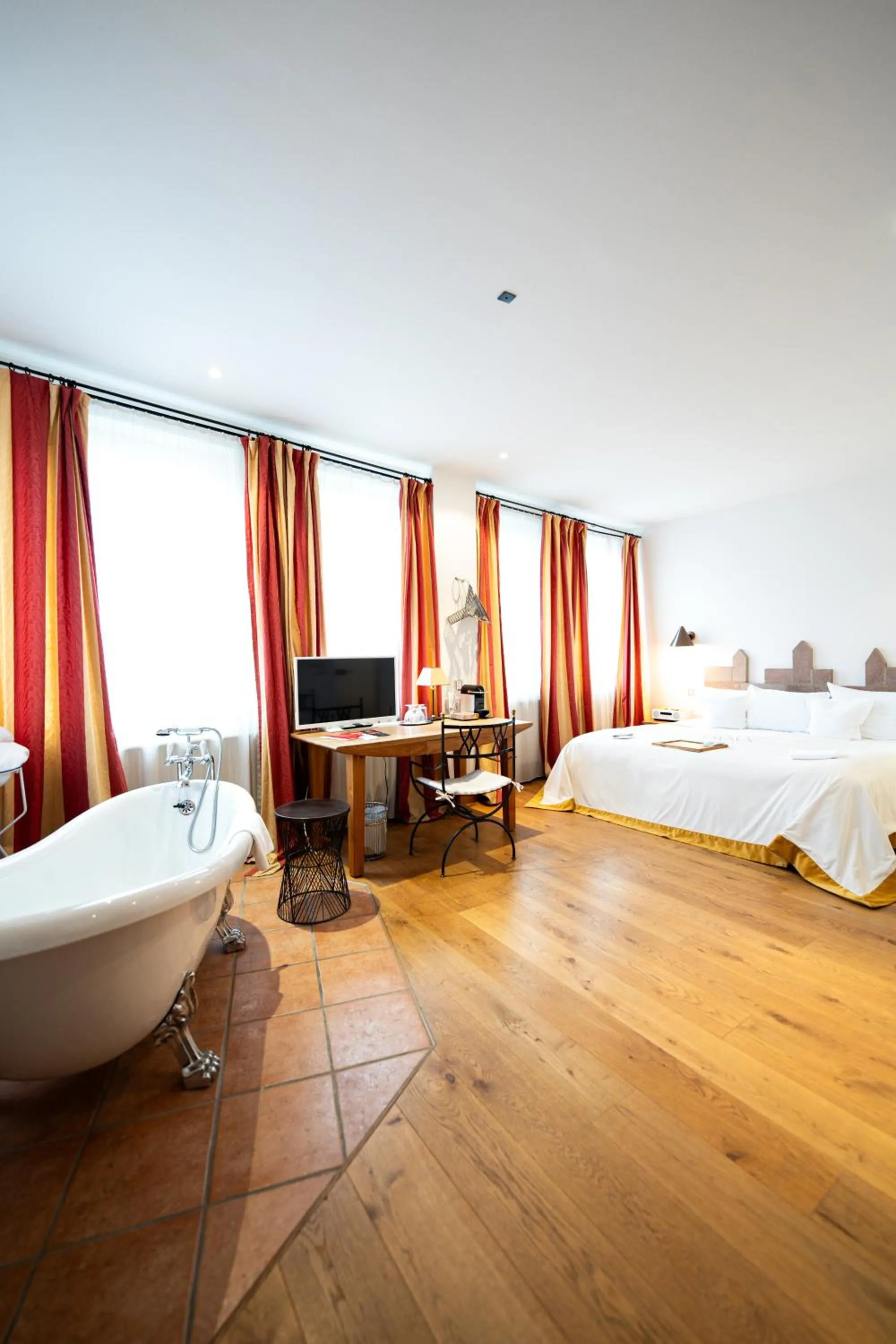 Bed in Hotel Drei Raben