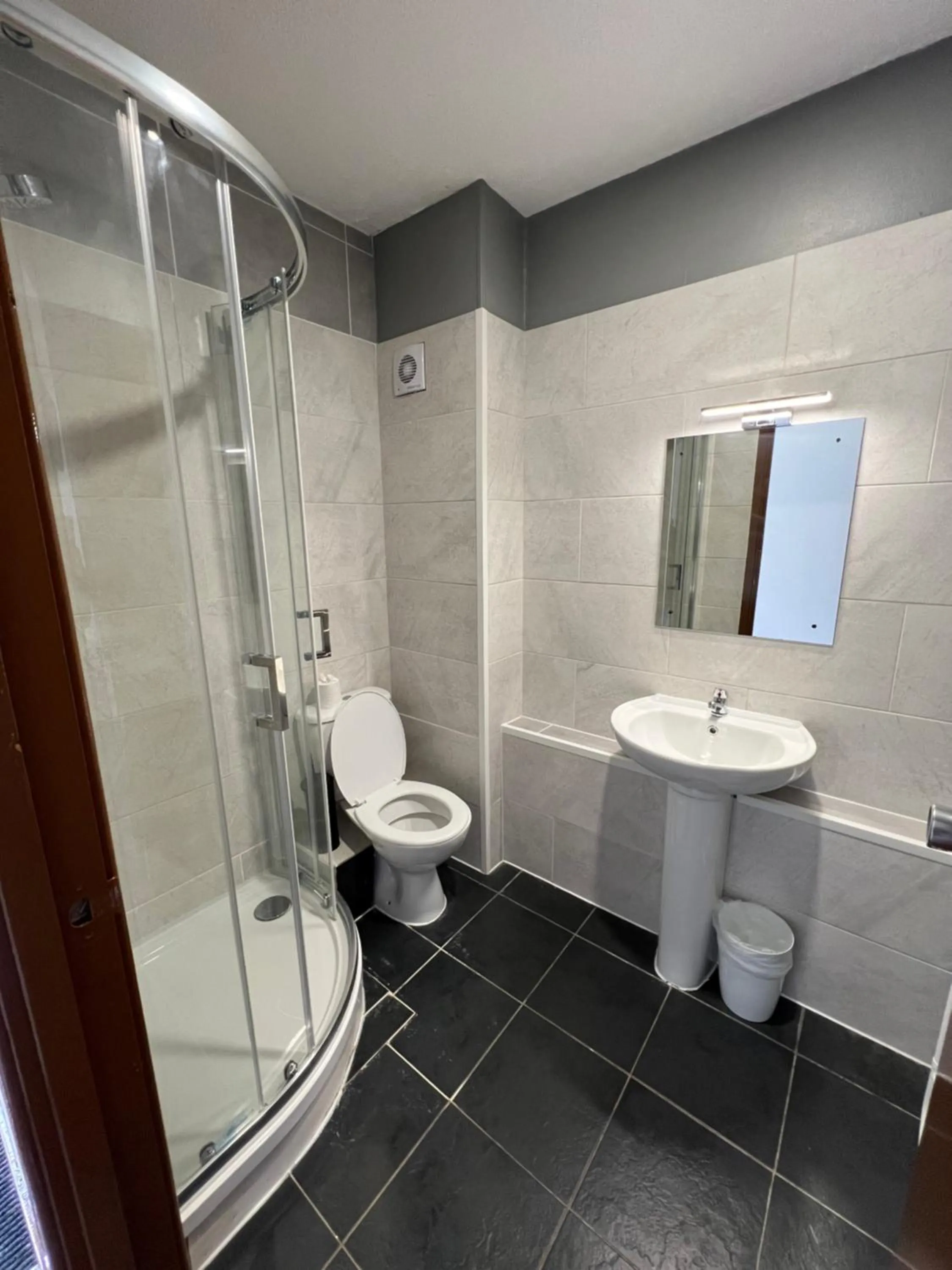 Shower in Stay Inn Express, Cambridge