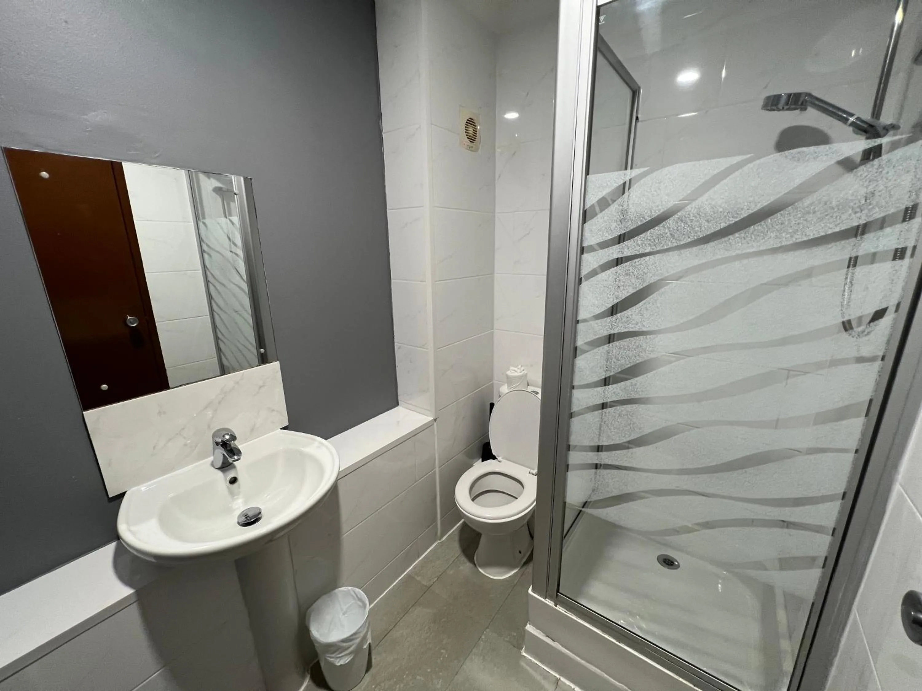 Bathroom in Stay Inn Express, Cambridge