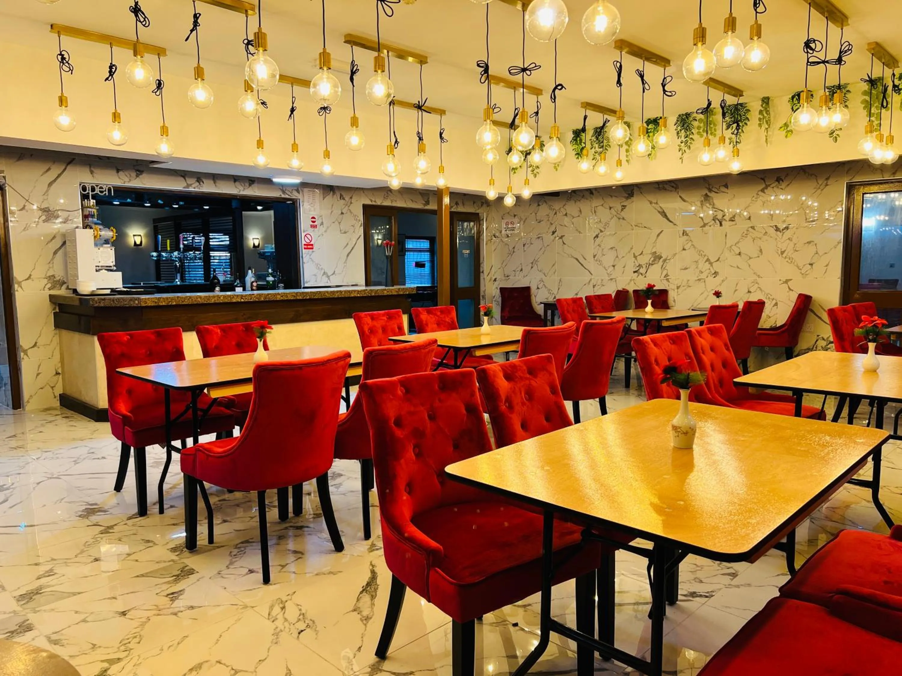 Restaurant/places to eat in Stay Inn Express, Cambridge