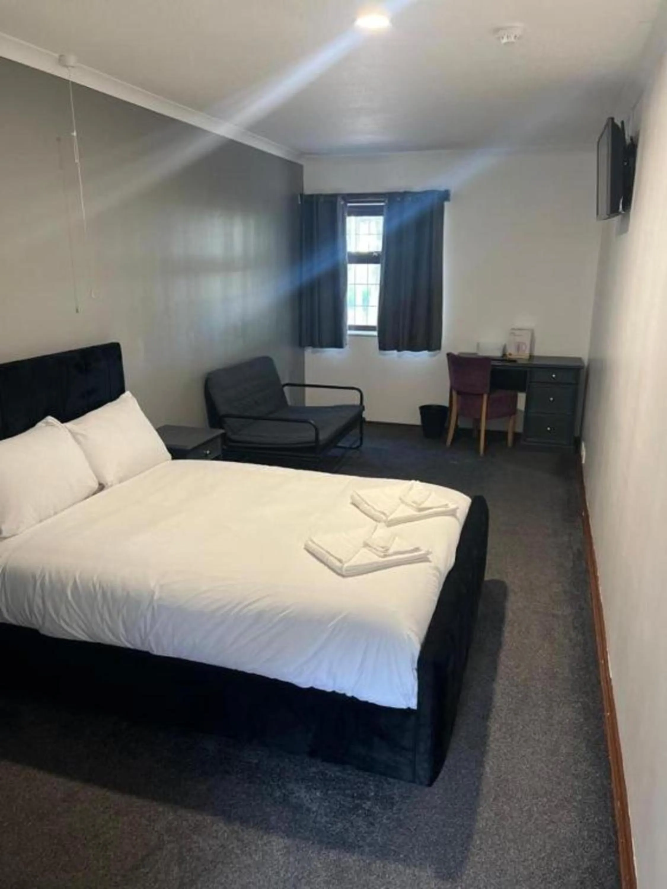 Photo of the whole room, Bed in Stay Inn Express, Cambridge